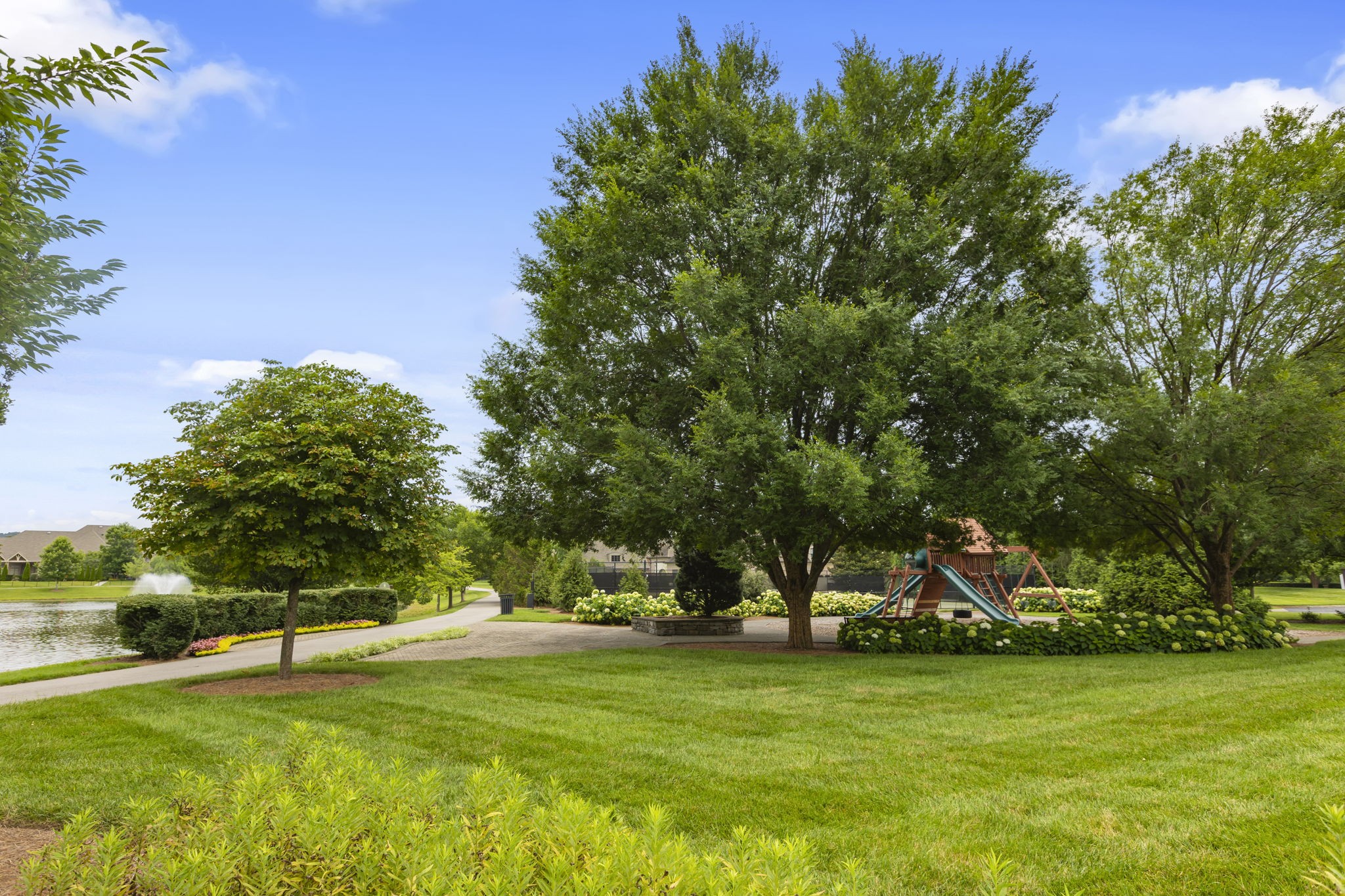 405 Lake Valley Dr