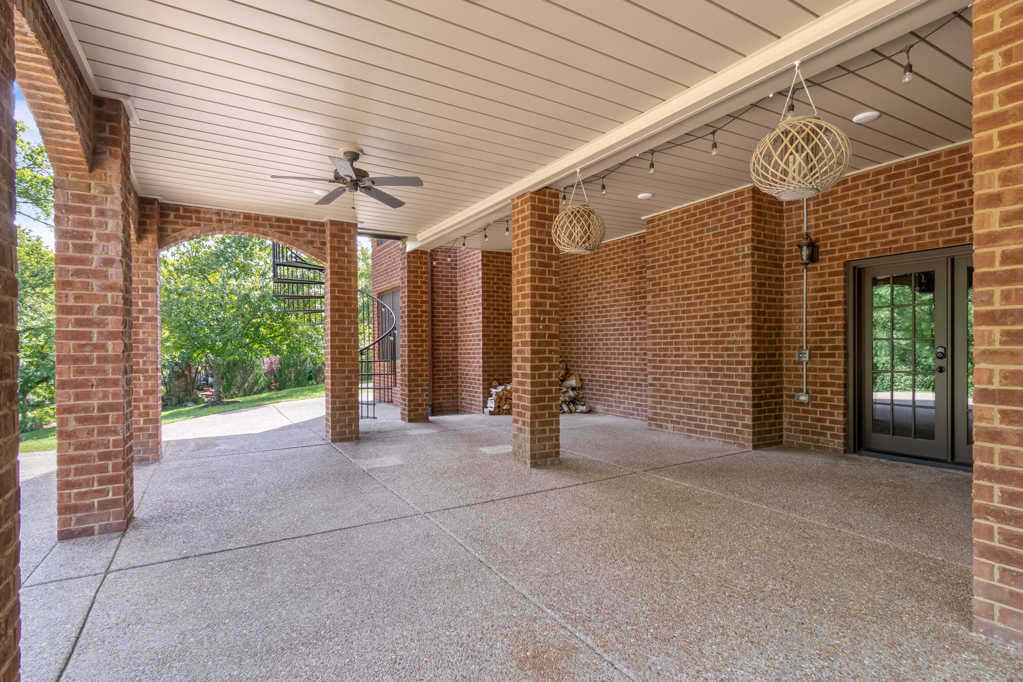 405 Lake Valley Dr