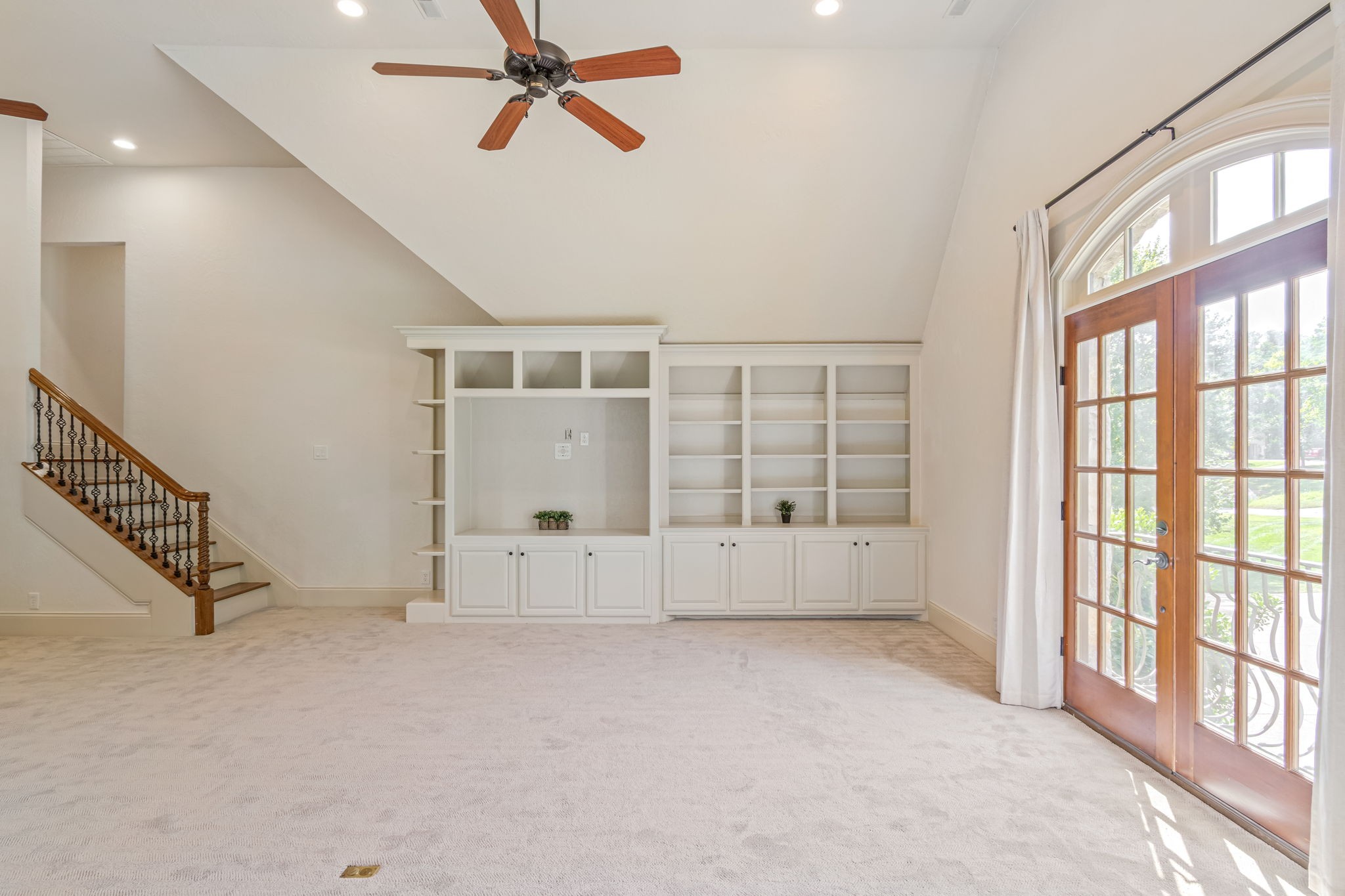 405 Lake Valley Dr