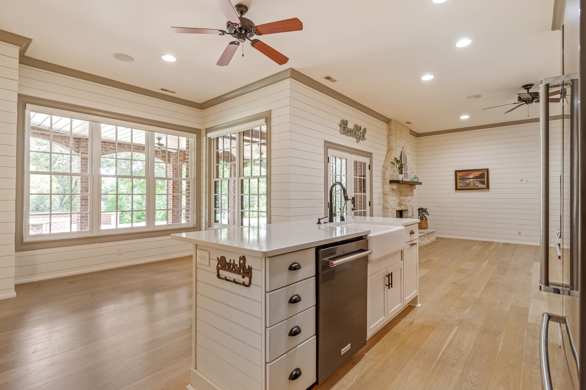 405 Lake Valley Dr