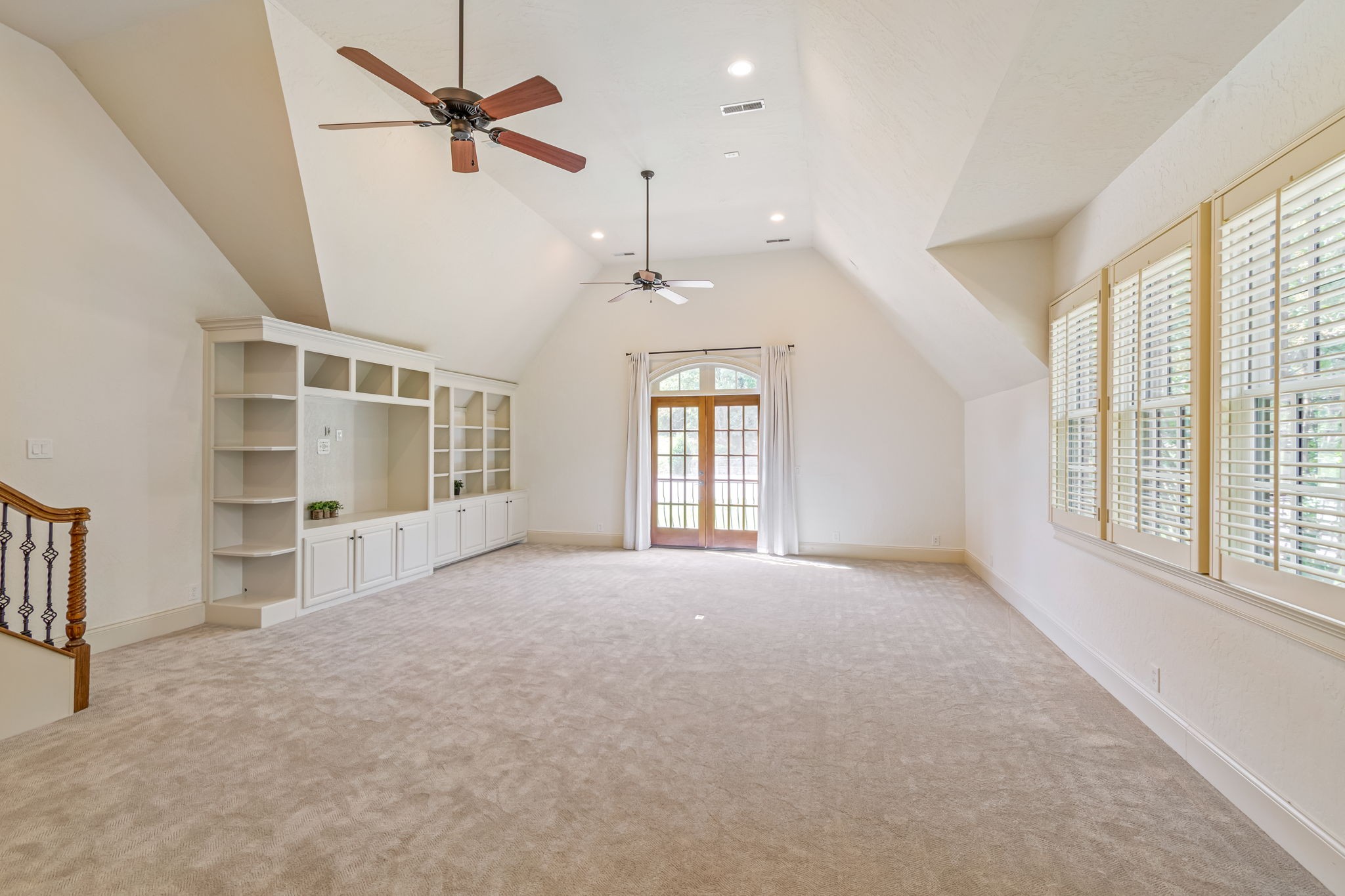405 Lake Valley Dr