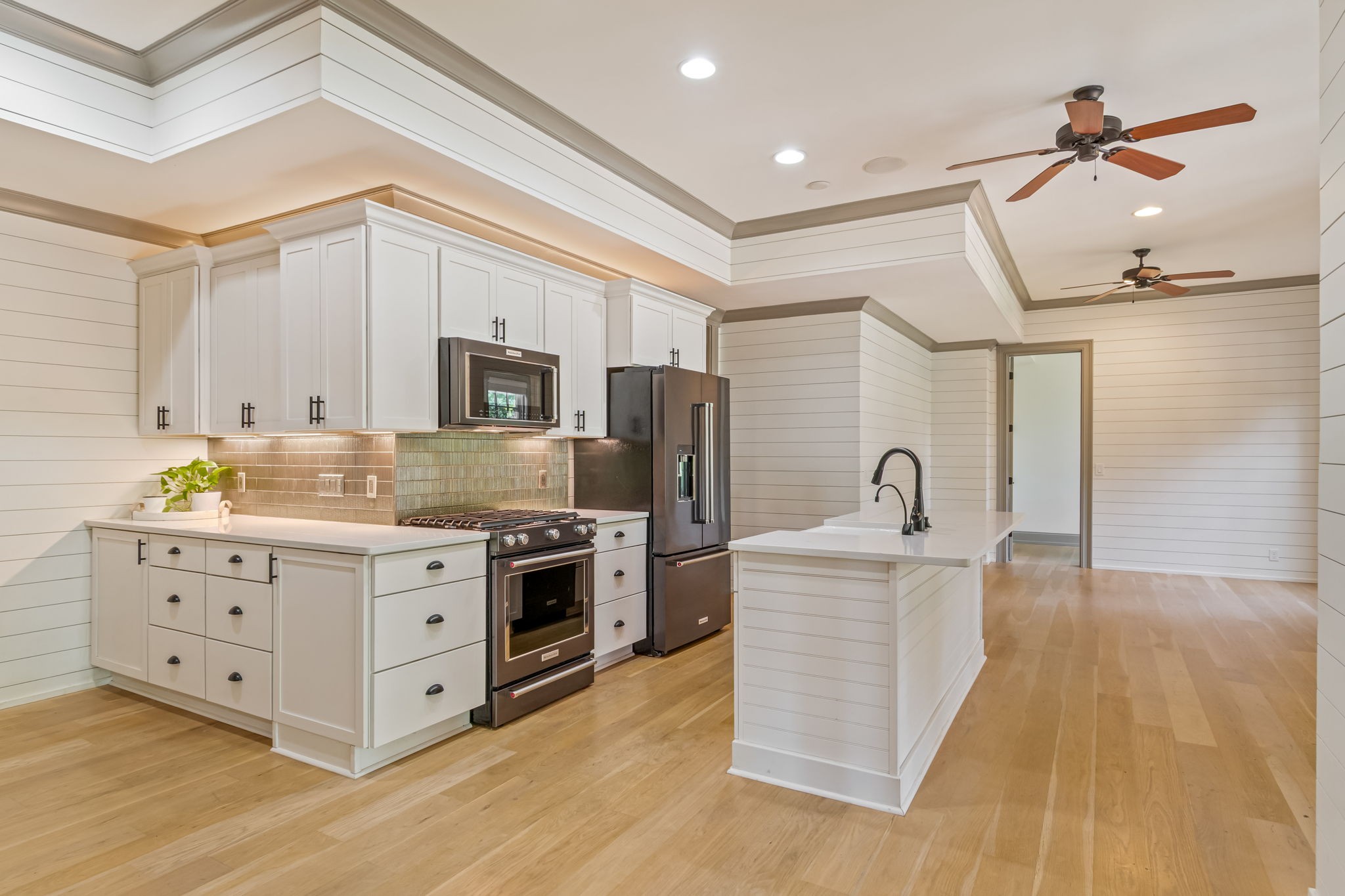 405 Lake Valley Dr