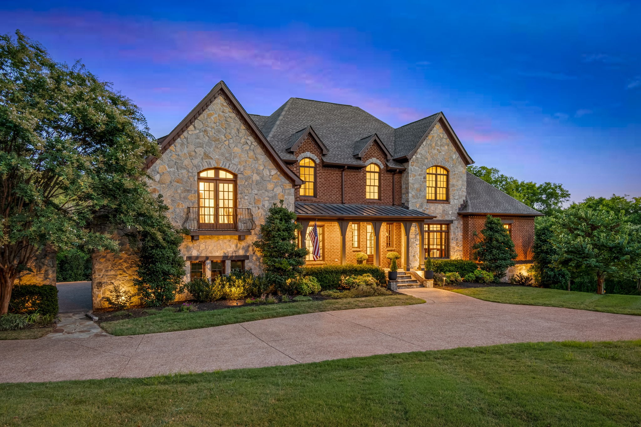 405 Lake Valley Dr