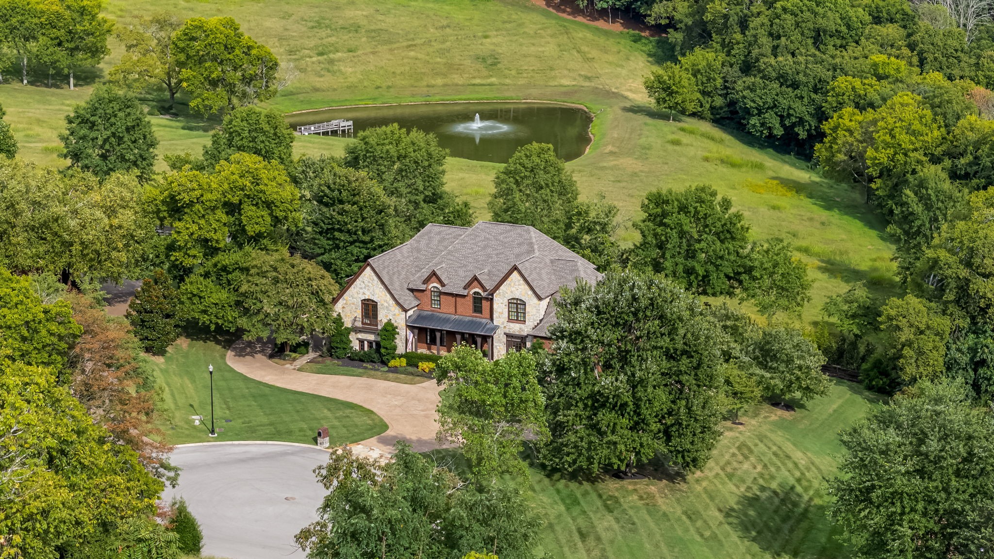405 Lake Valley Dr