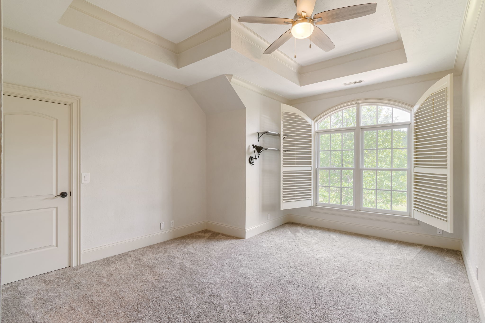 405 Lake Valley Dr