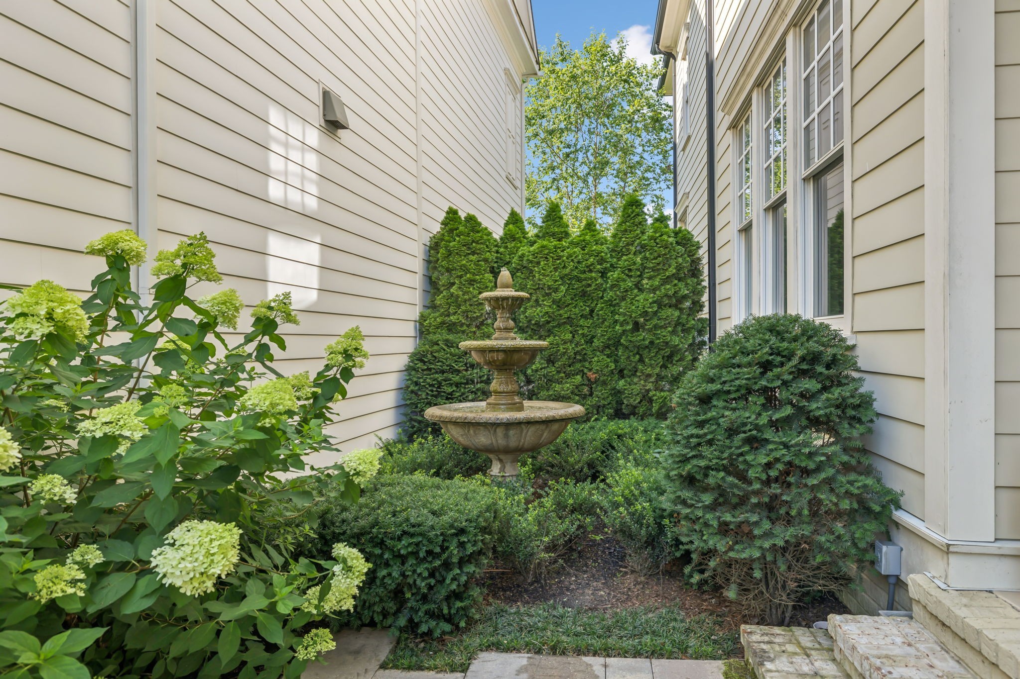 2012 General Martin Ln