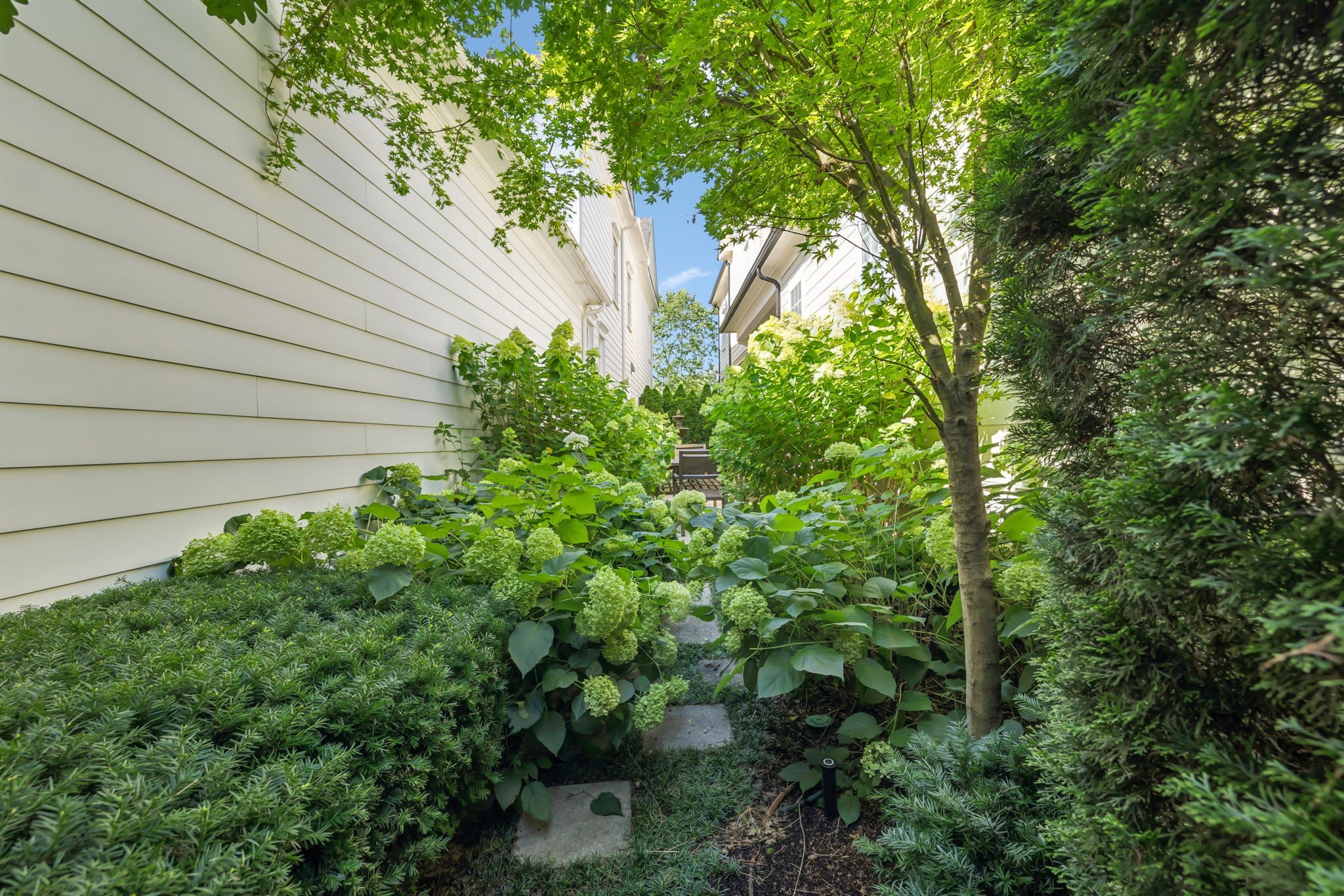 2012 General Martin Ln