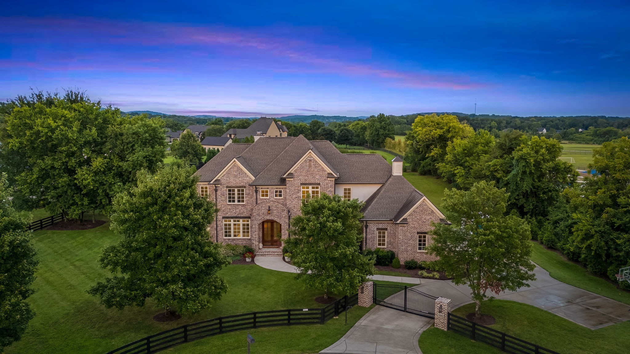 5540 Hawks Landing Dr