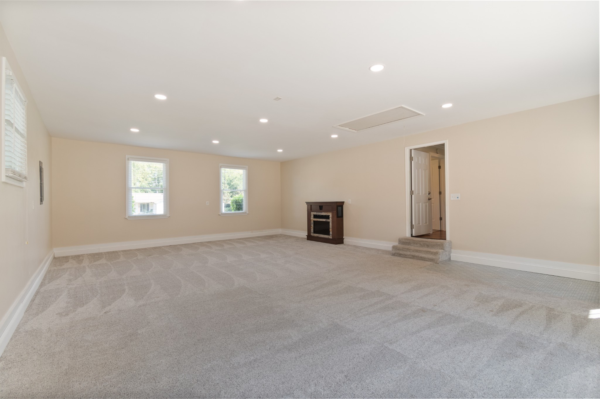 2353 Braxton Bragg Dr