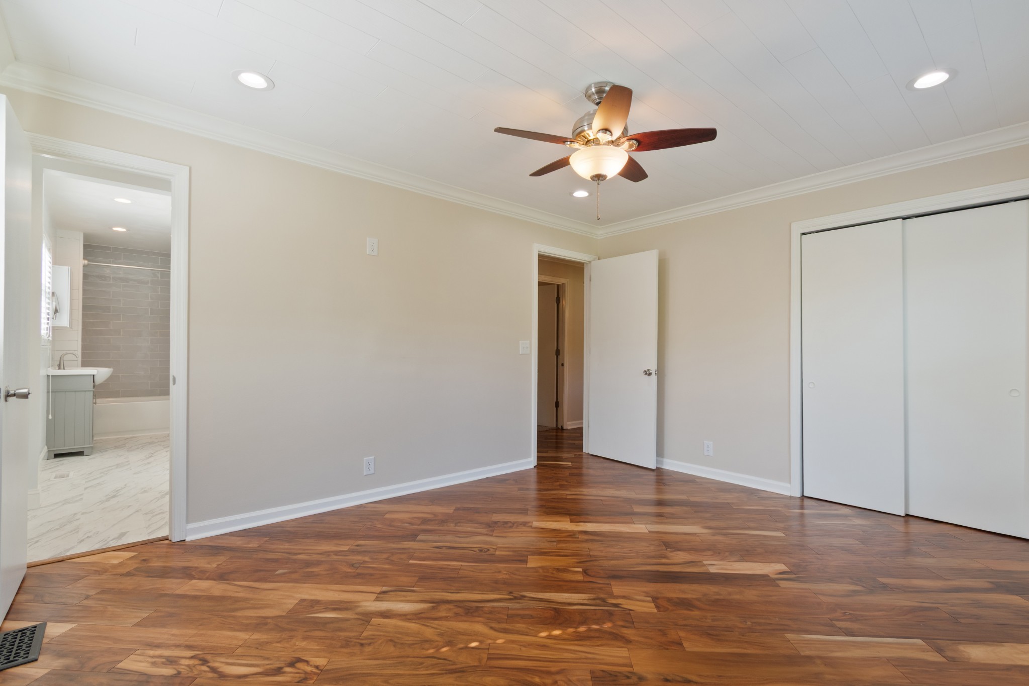 2353 Braxton Bragg Dr