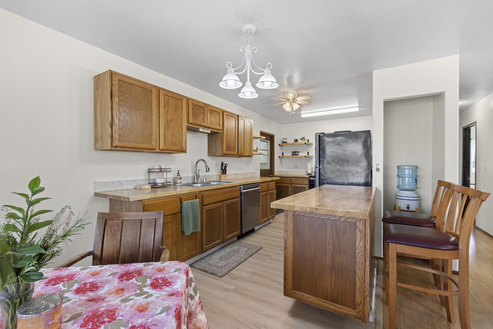 16-484 LANIUMA ST