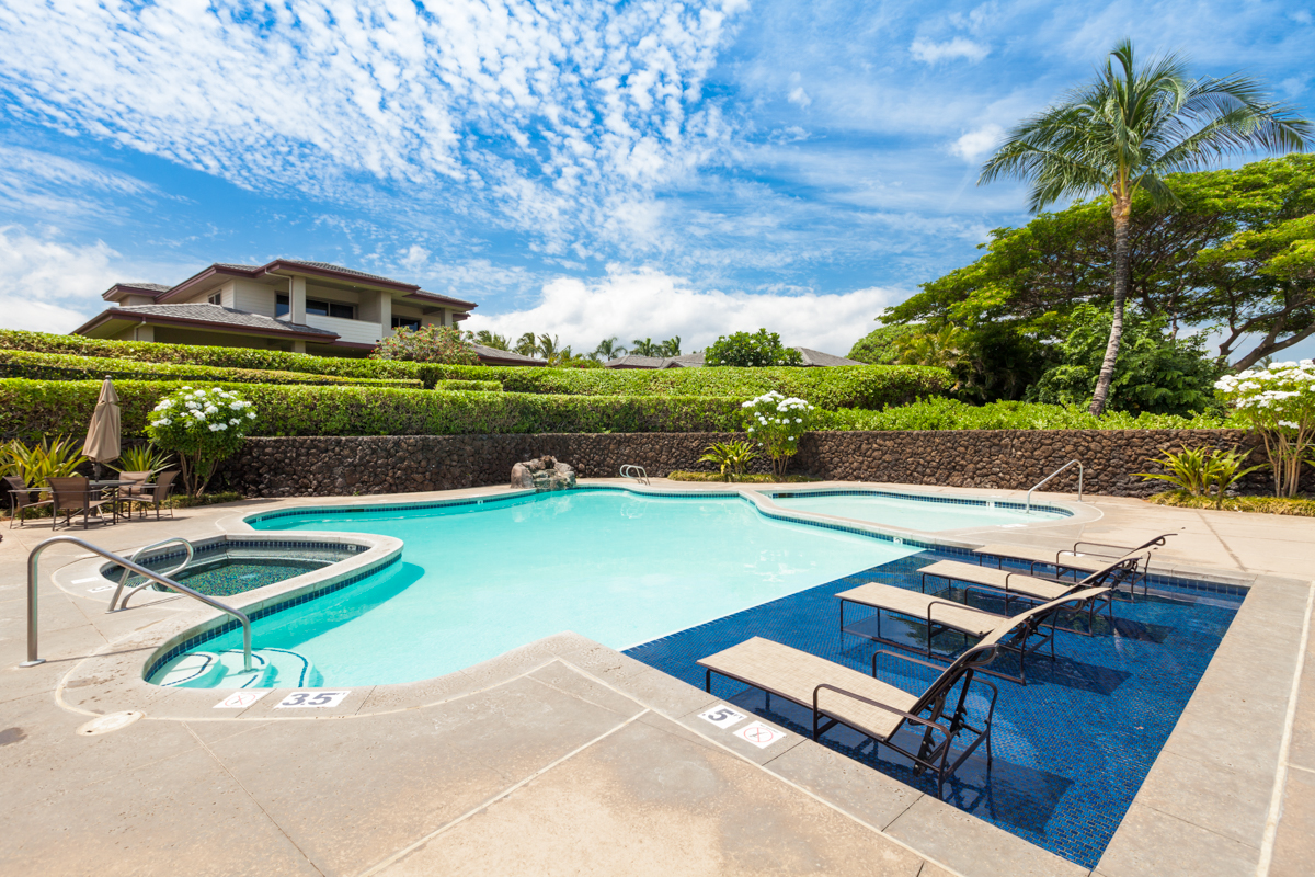 68-1025 KANIKU DR 301