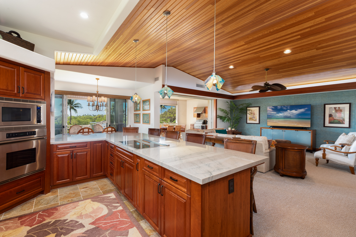 68-1025 KANIKU DR 301