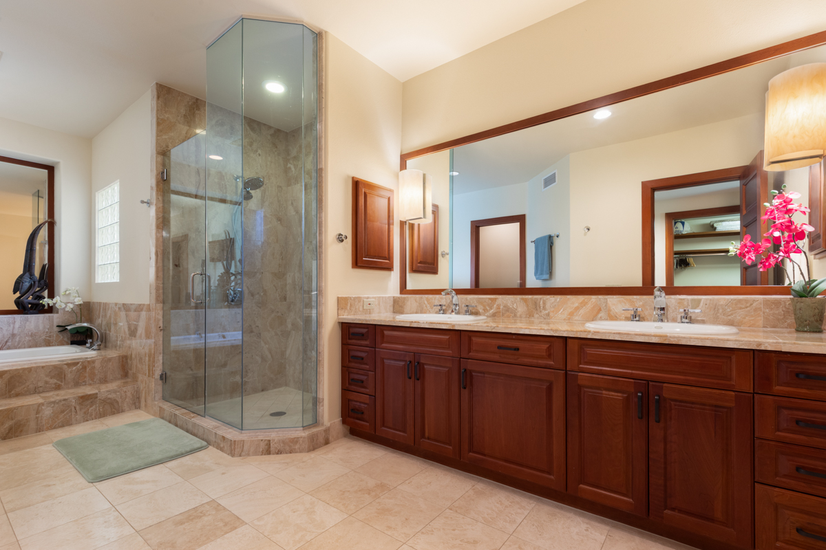 68-1025 KANIKU DR 301