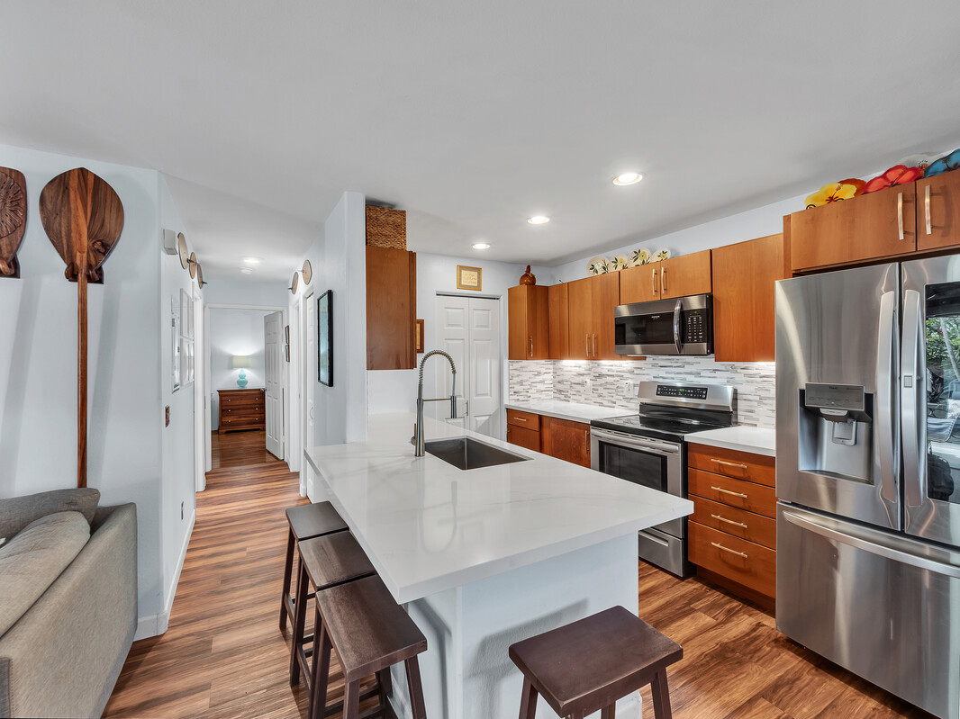 75-6081 ALII DR R101