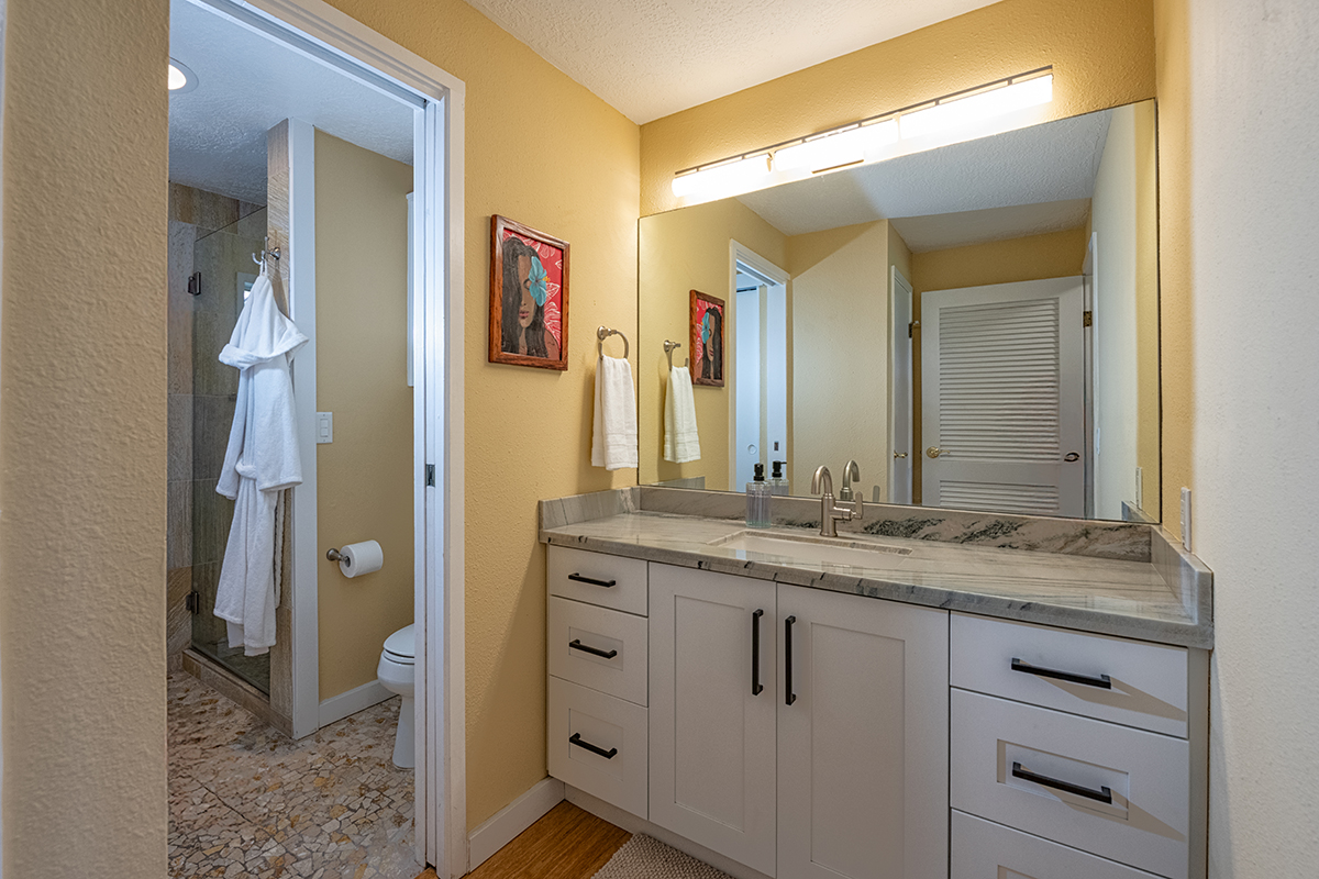 78-7070 ALII DR D306