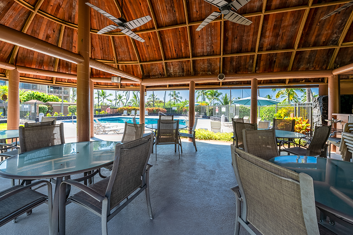 78-7070 ALII DR D306