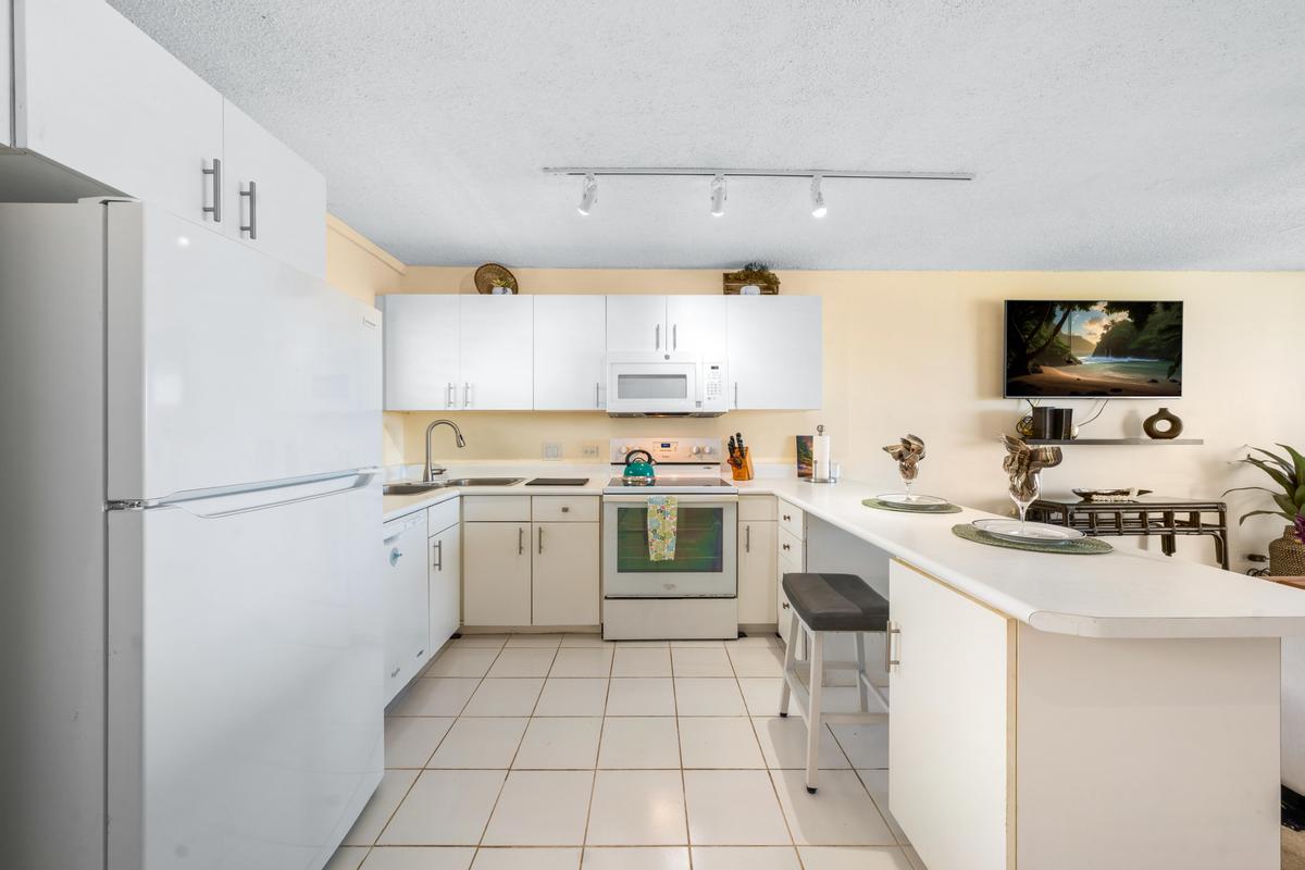 75-5766 KUAKINI HIGHWAY 604