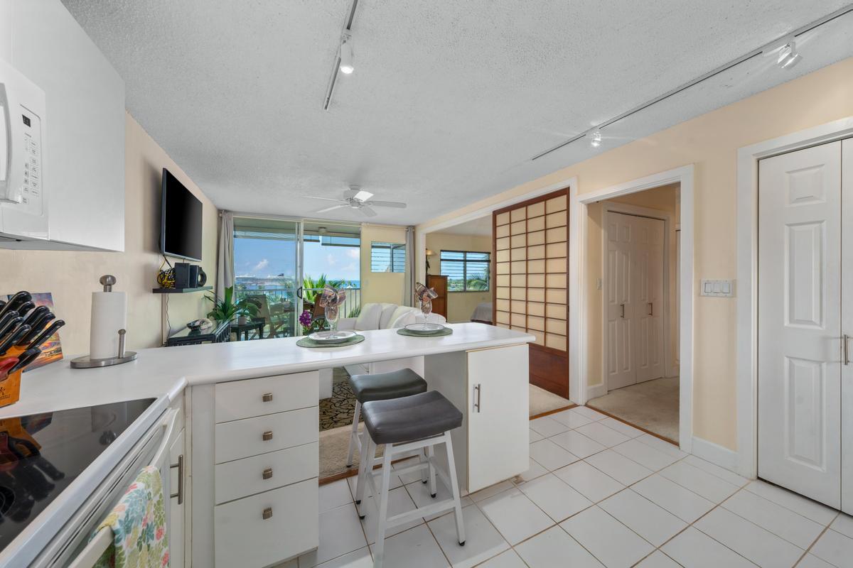 75-5766 KUAKINI HIGHWAY 604