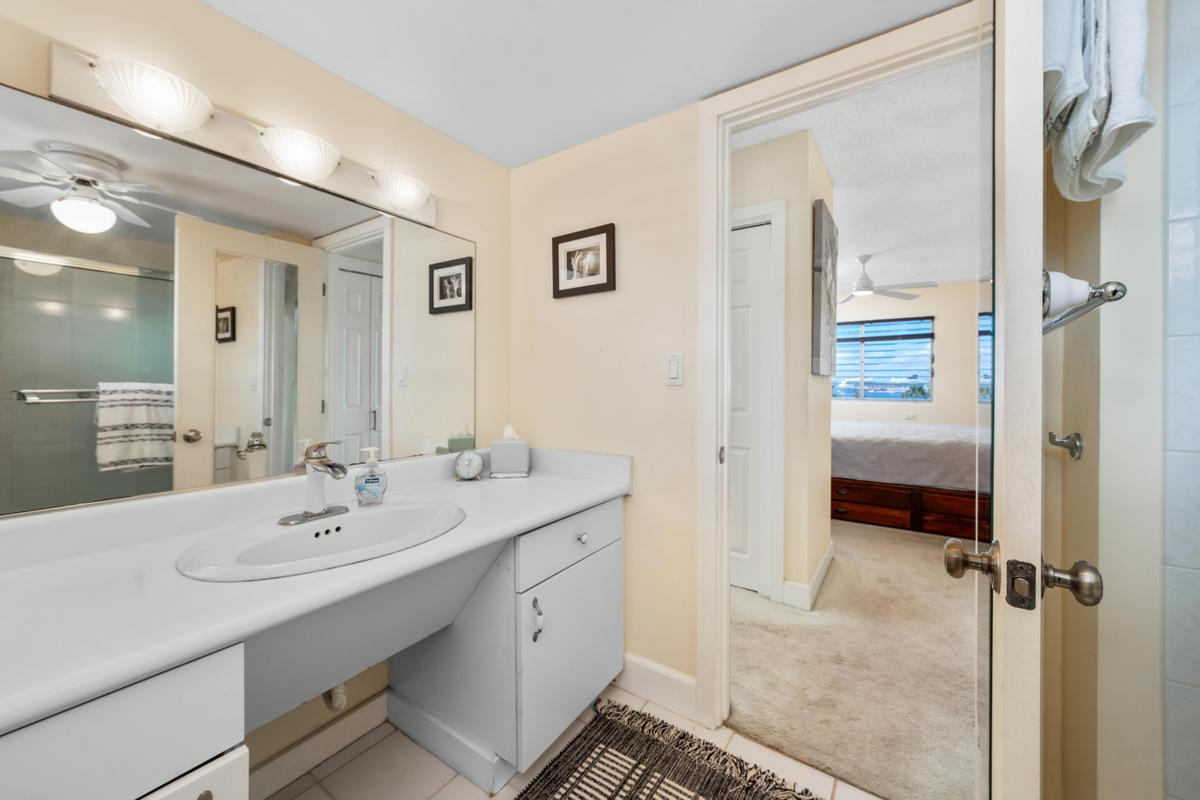 75-5766 KUAKINI HIGHWAY 604