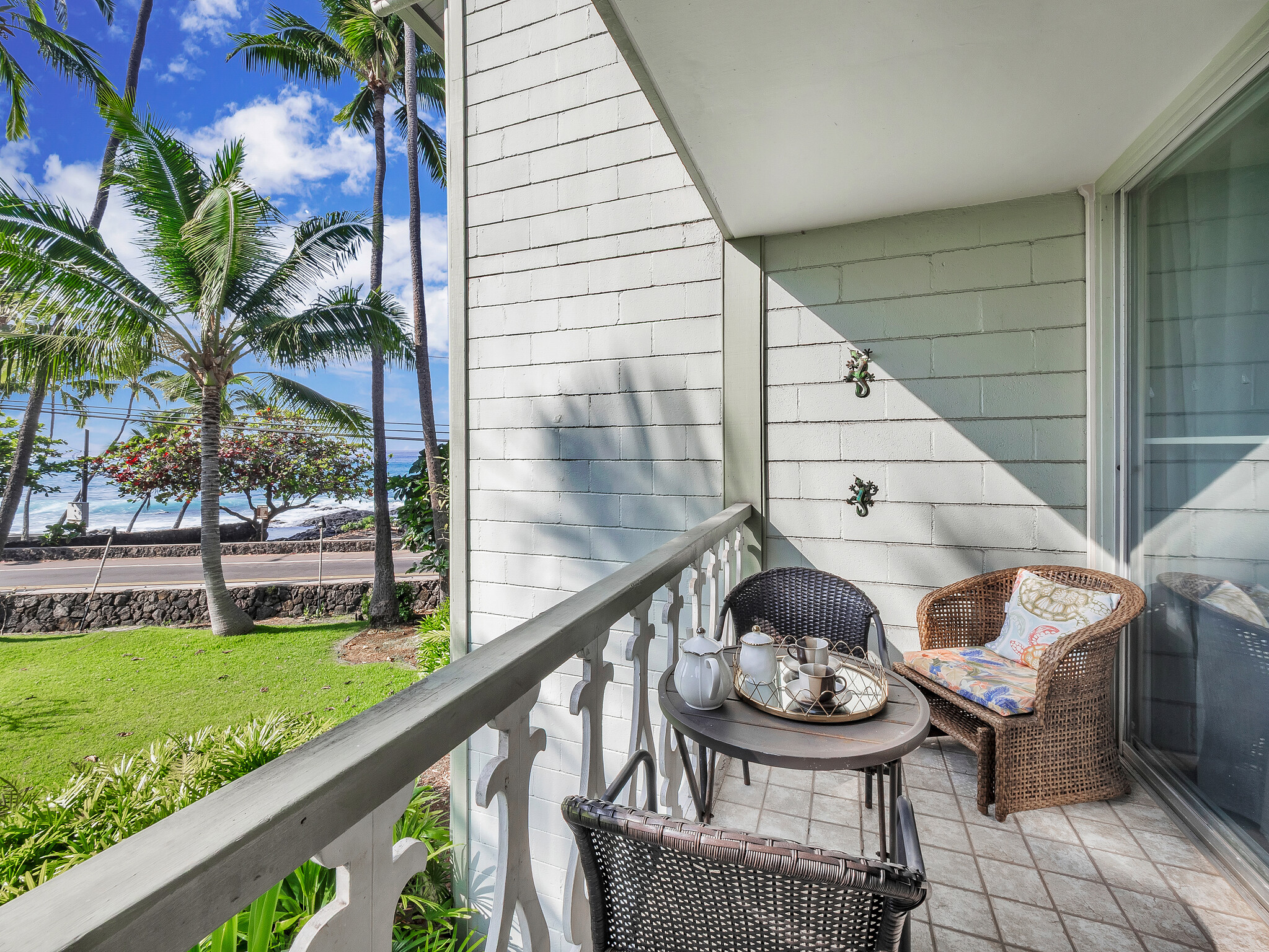 75-5776 KUAKINI HWY 251
