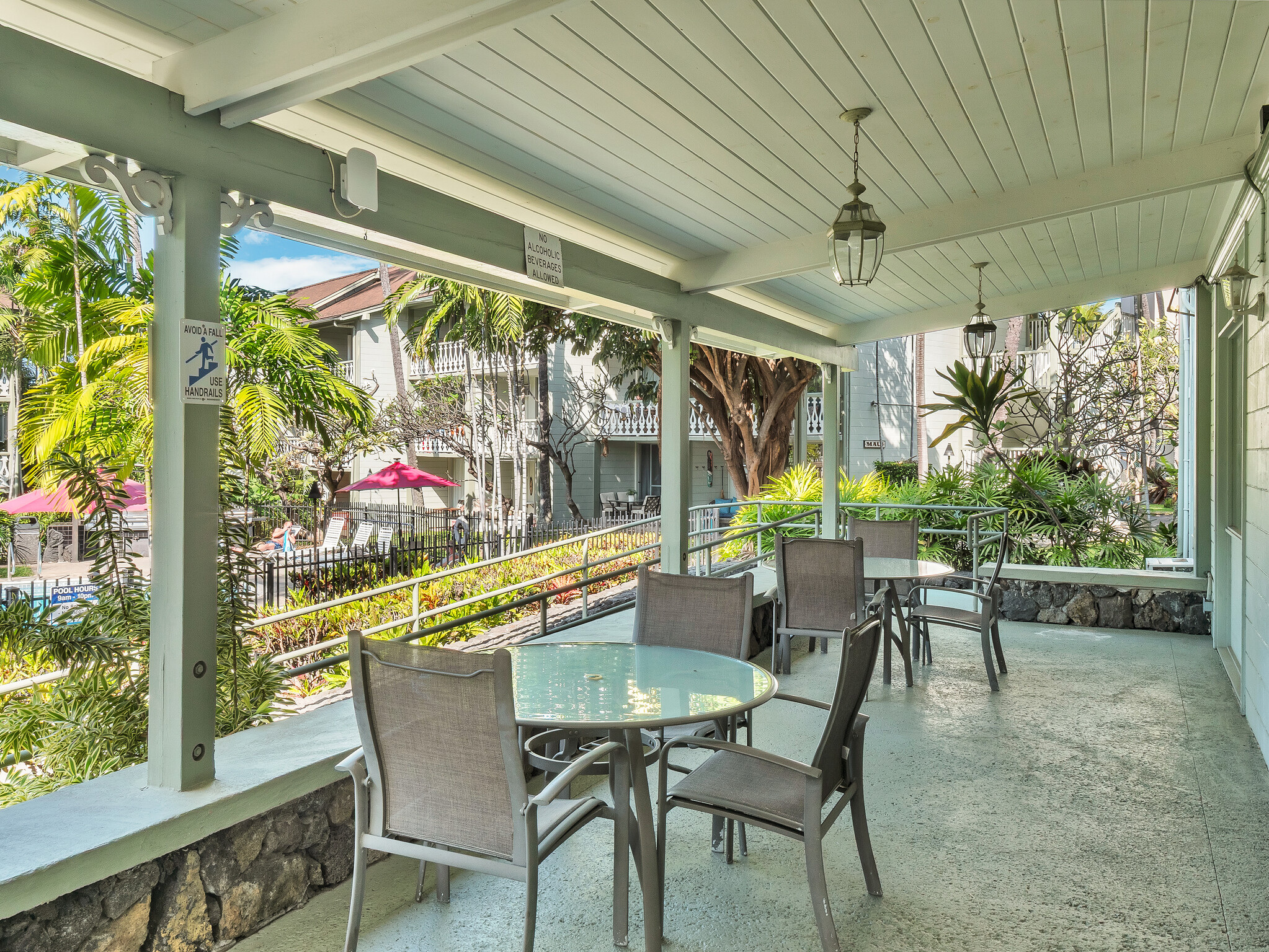 75-5776 KUAKINI HWY 251