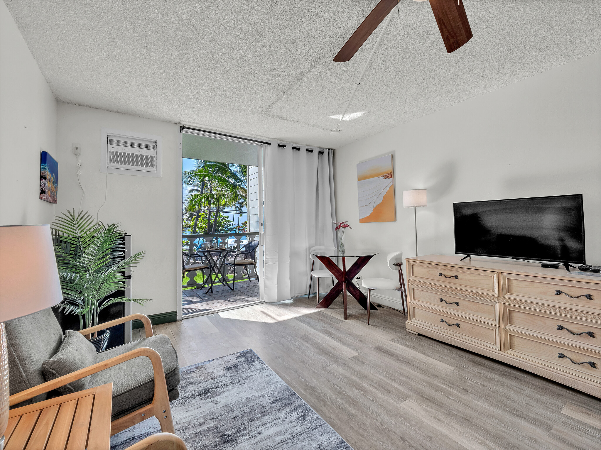 75-5776 KUAKINI HWY 251