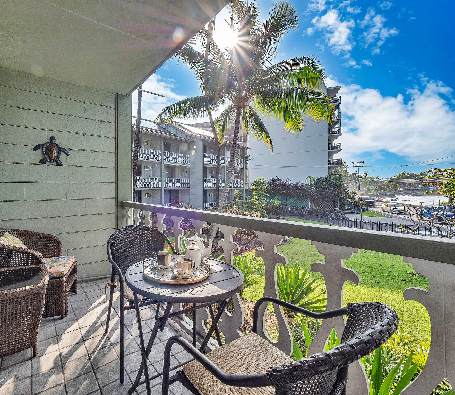 75-5776 KUAKINI HWY 251