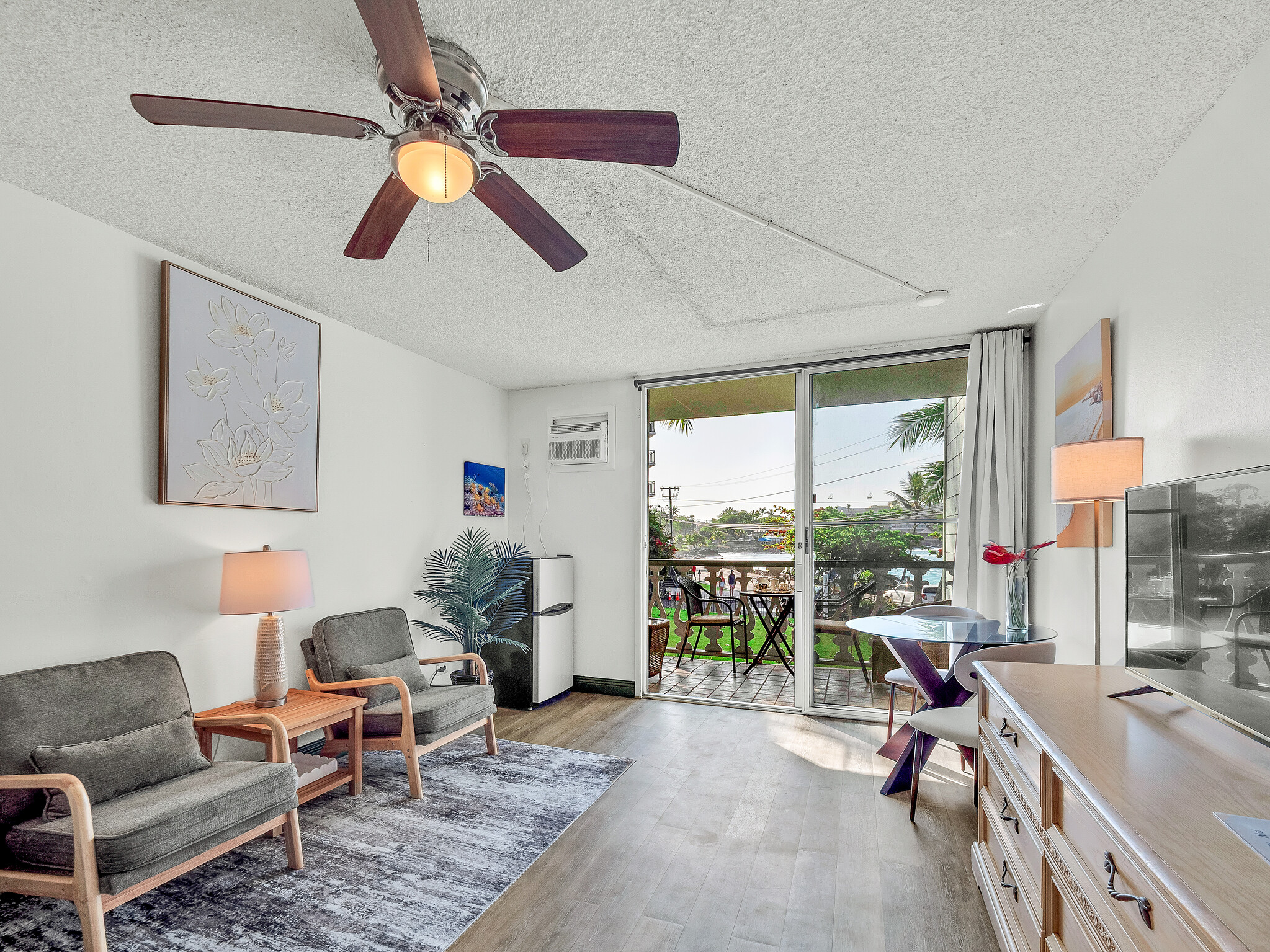 75-5776 KUAKINI HWY 251