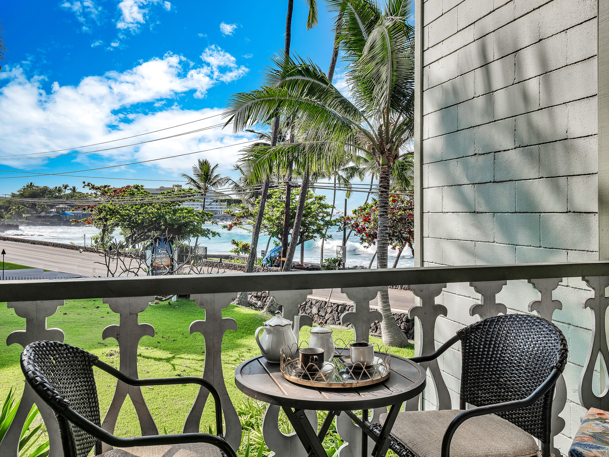 75-5776 KUAKINI HWY 251