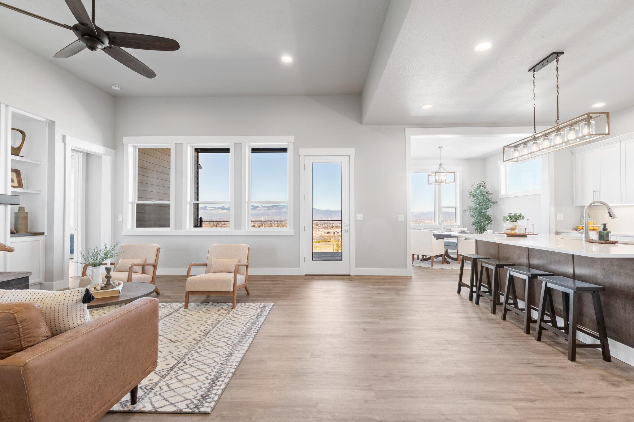571 La Strada Circle