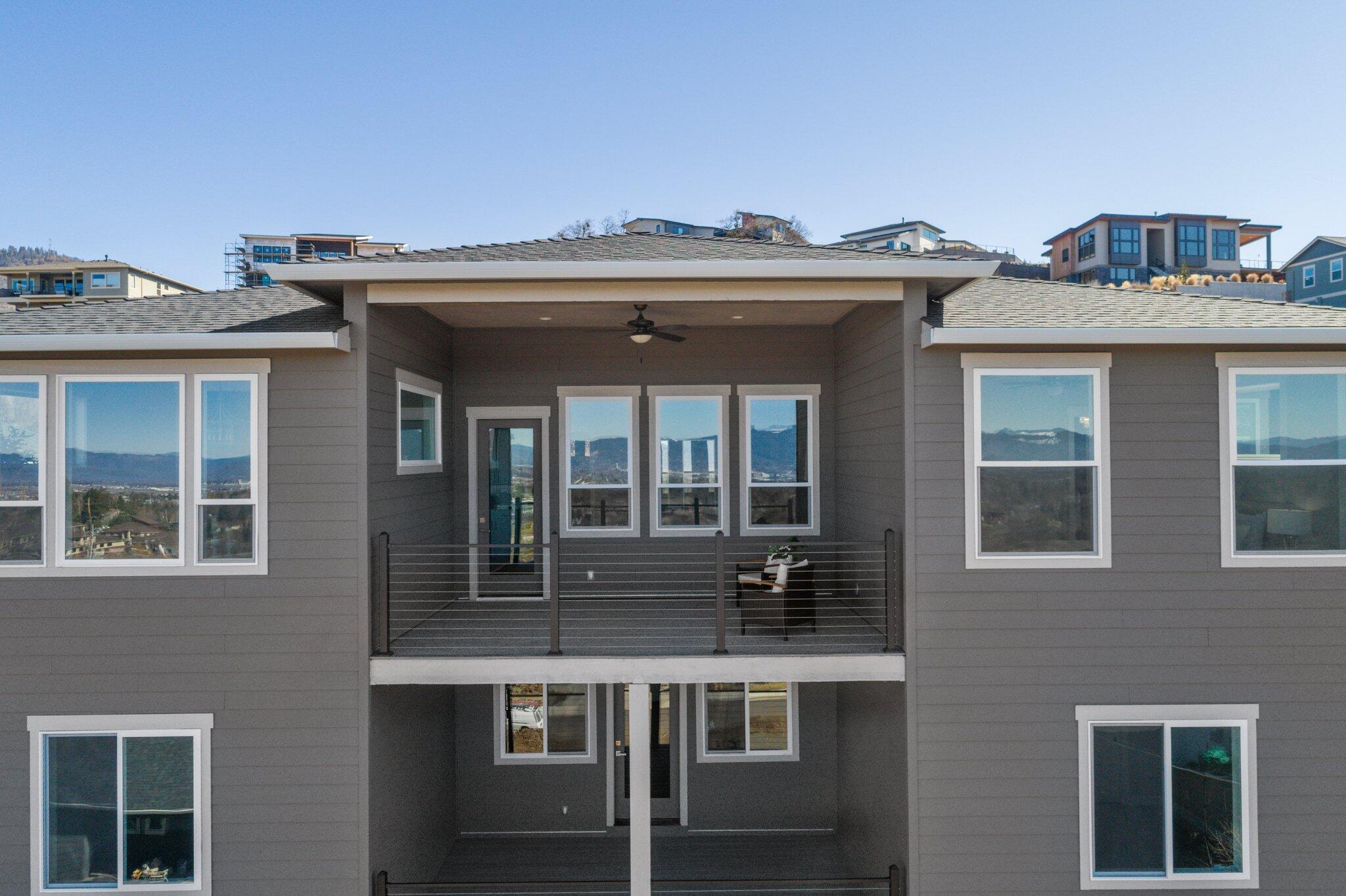 571 La Strada Circle