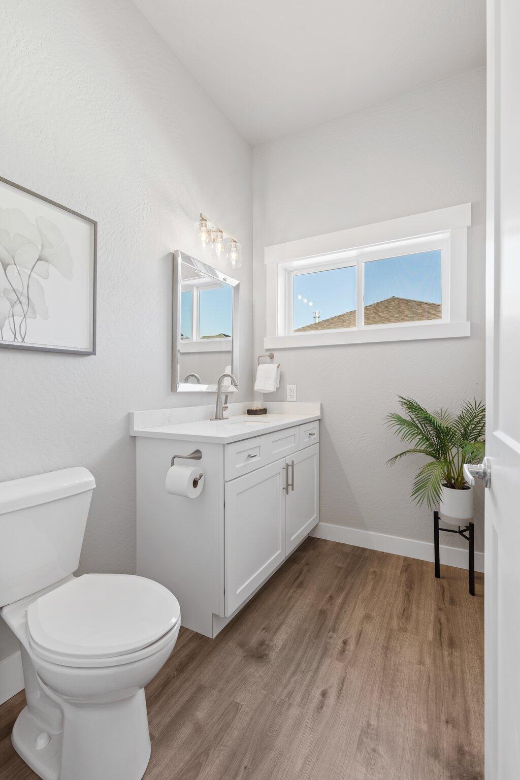 571 La Strada Circle