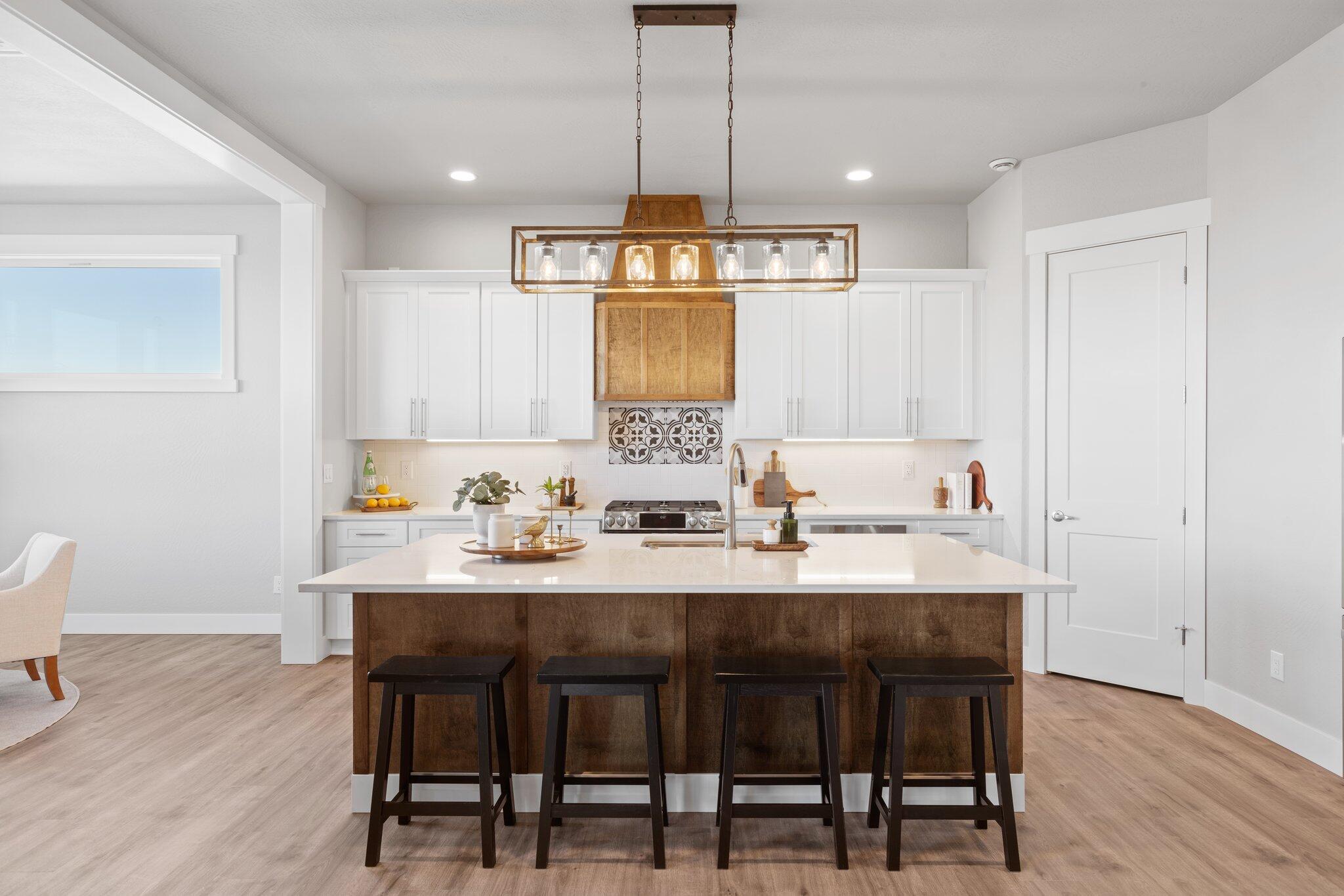 571 La Strada Circle