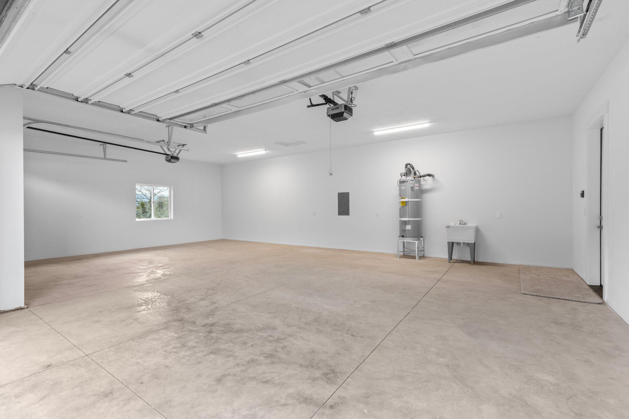 571 La Strada Circle