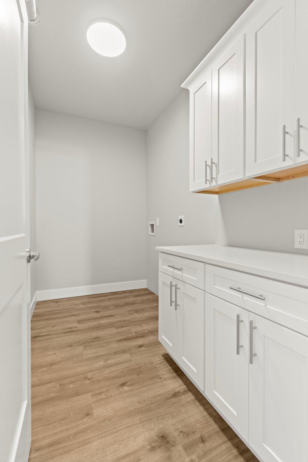 571 La Strada Circle
