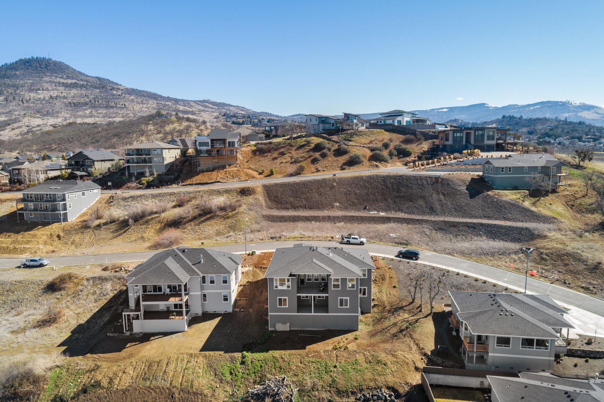 571 La Strada Circle