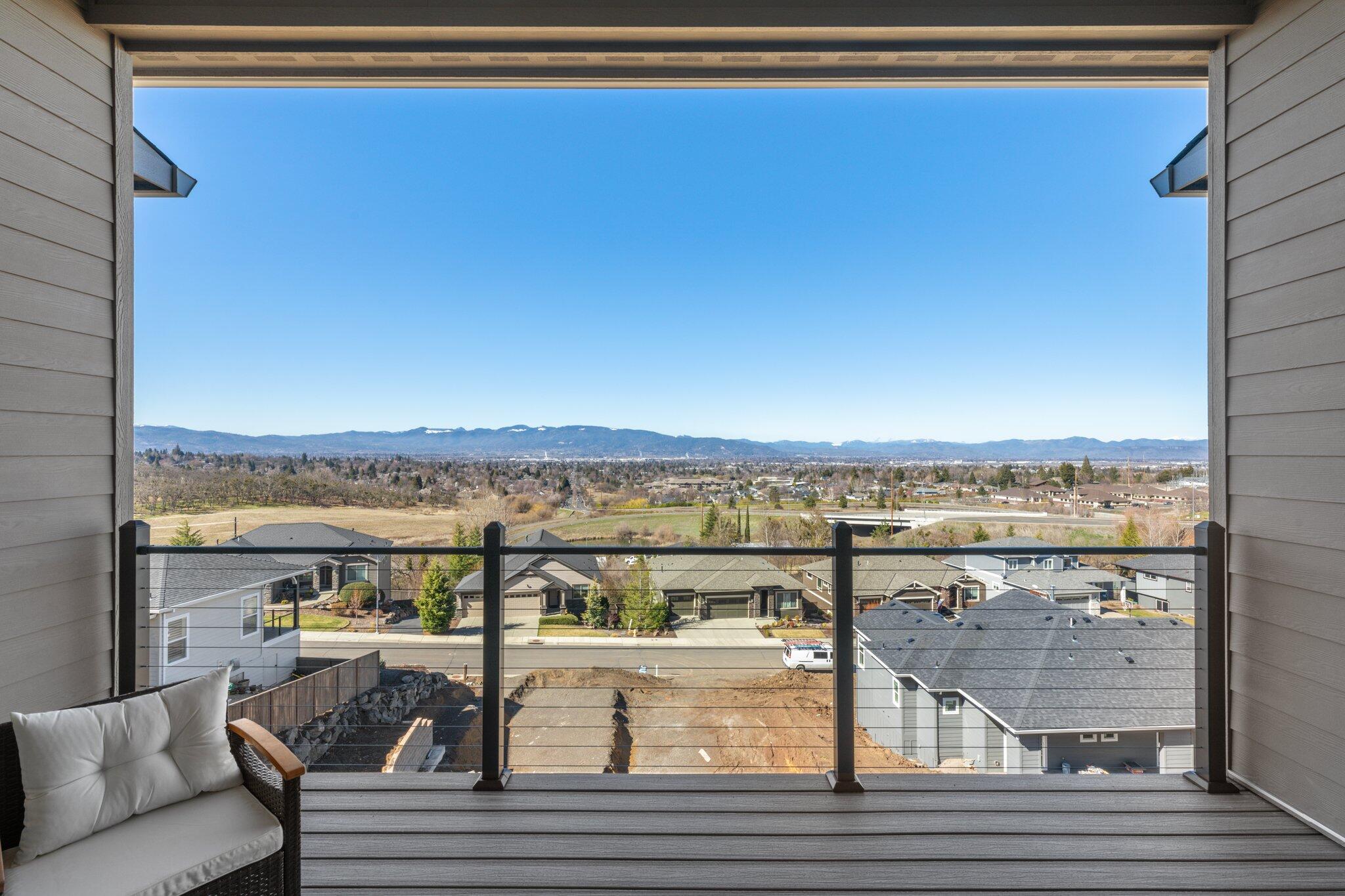 571 La Strada Circle