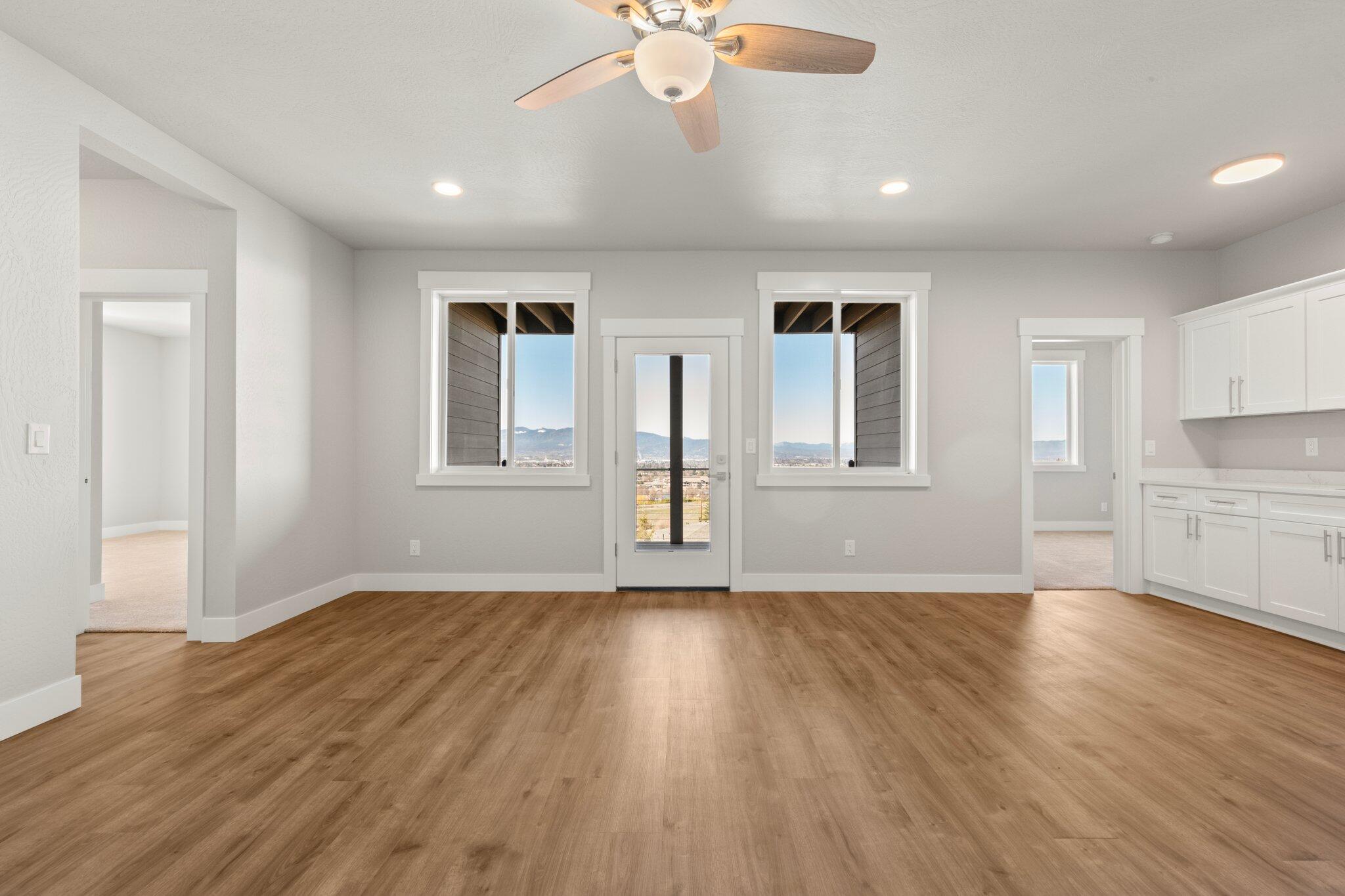 571 La Strada Circle