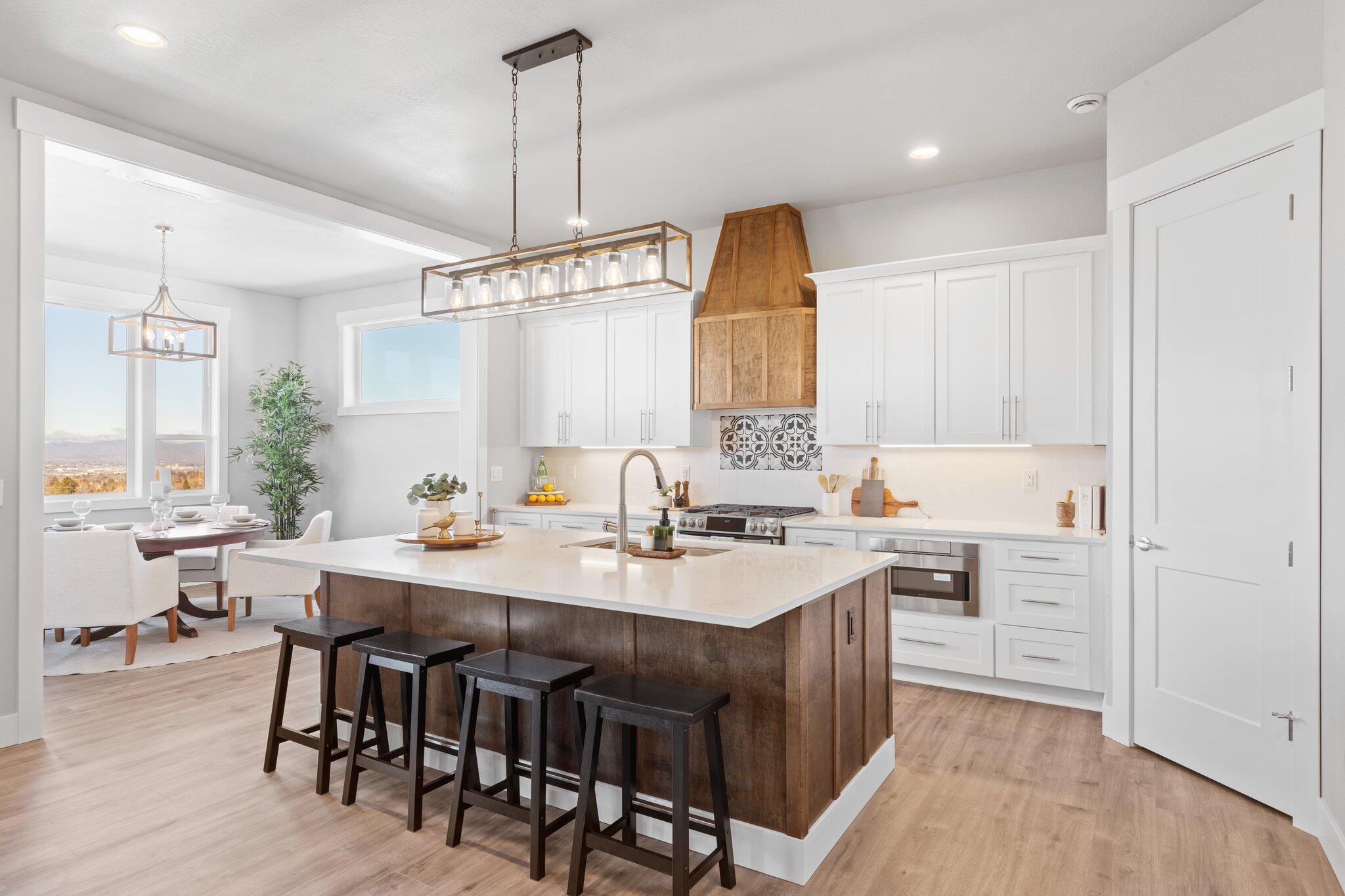 571 La Strada Circle