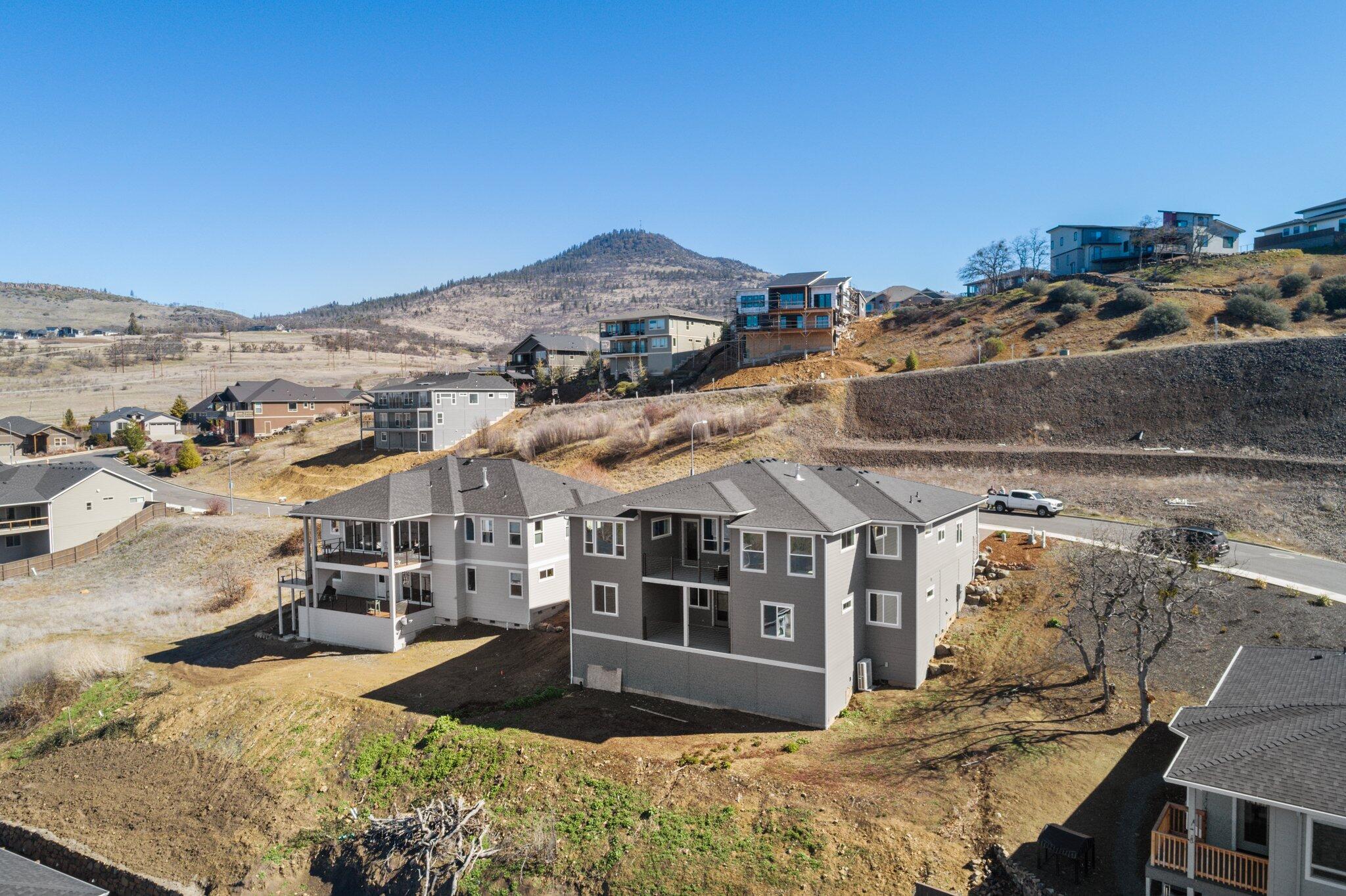 571 La Strada Circle