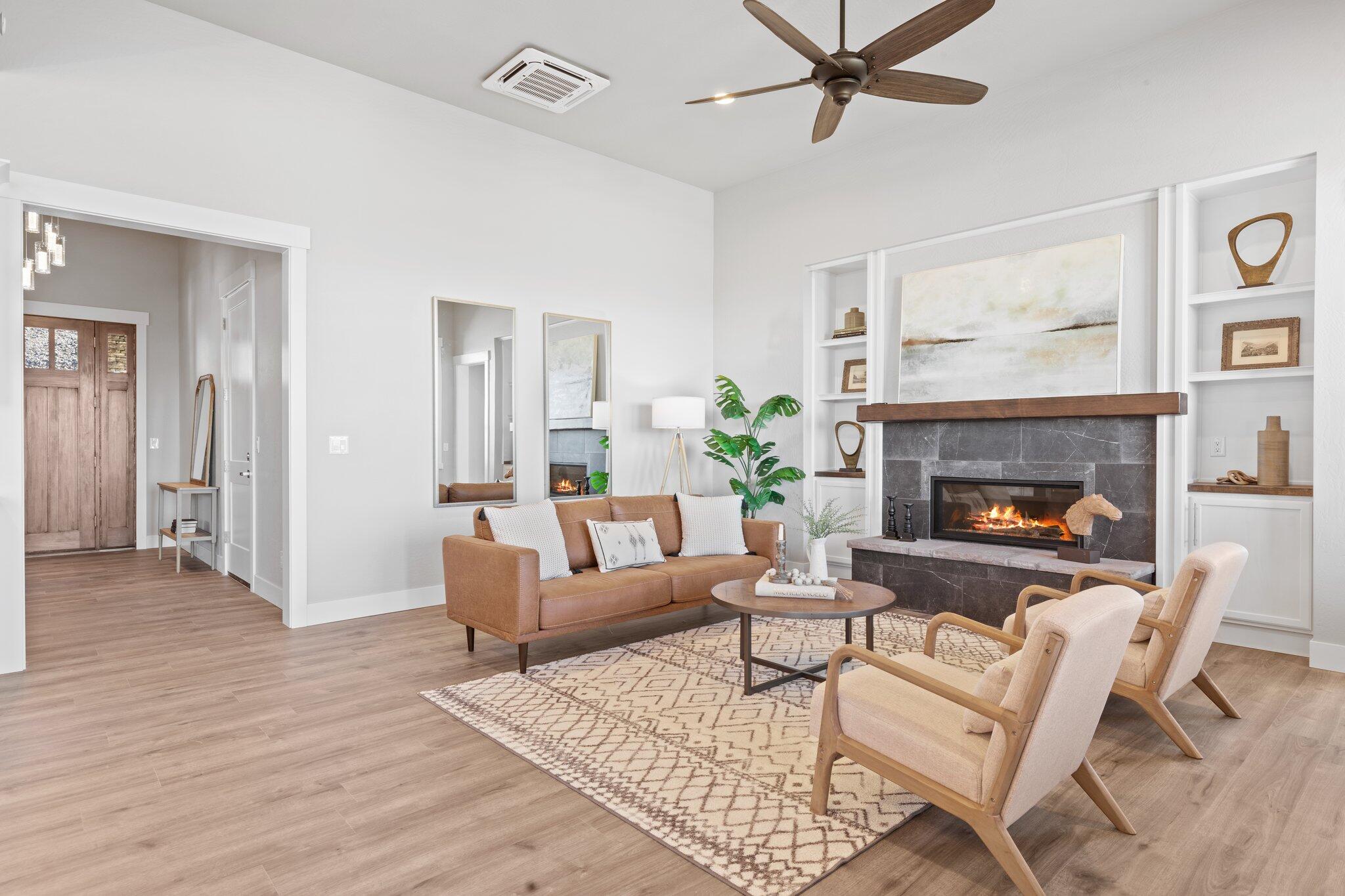 571 La Strada Circle