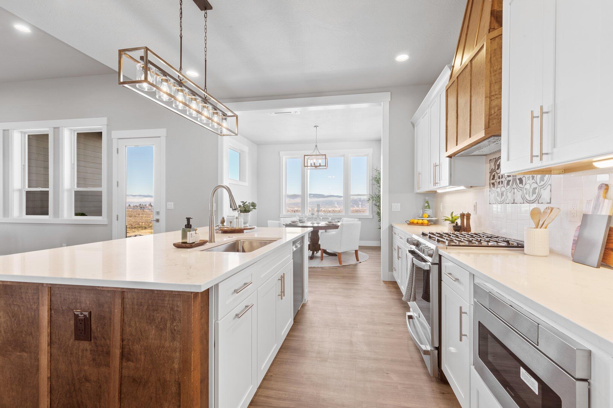 571 La Strada Circle