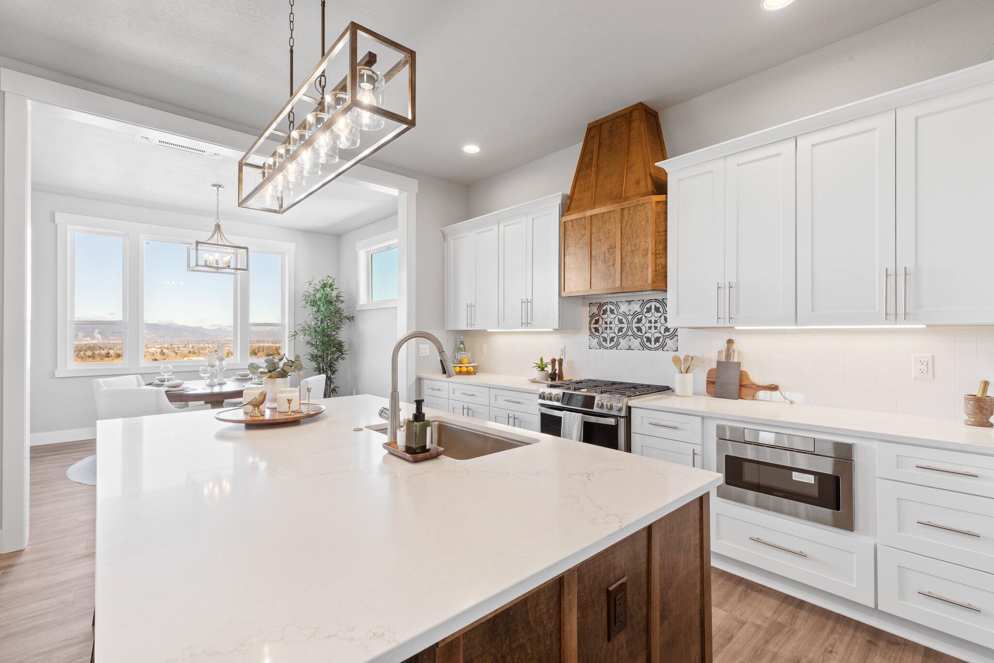 571 La Strada Circle
