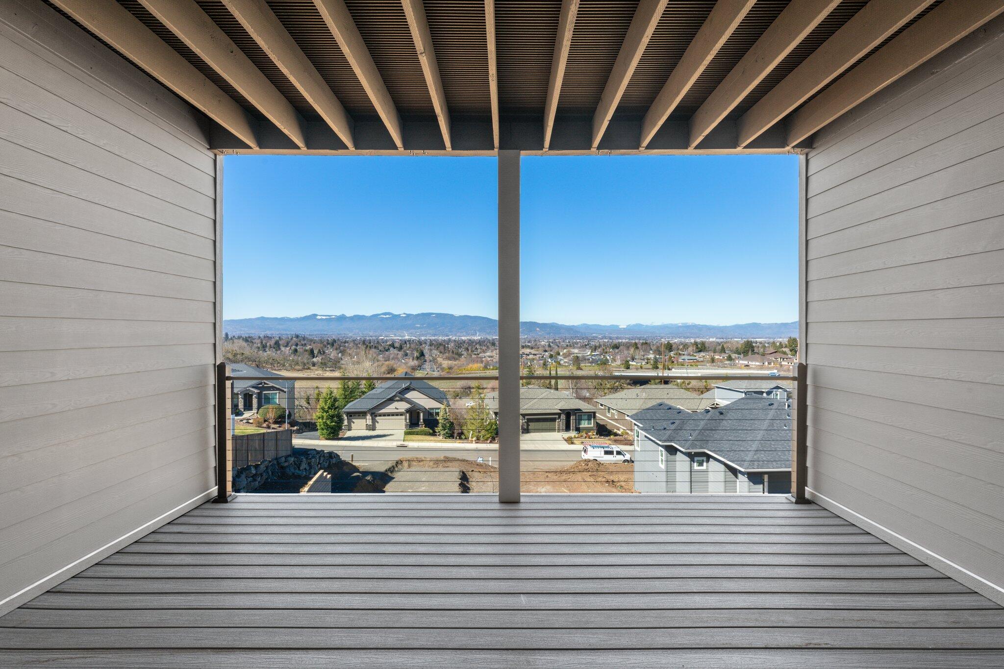571 La Strada Circle