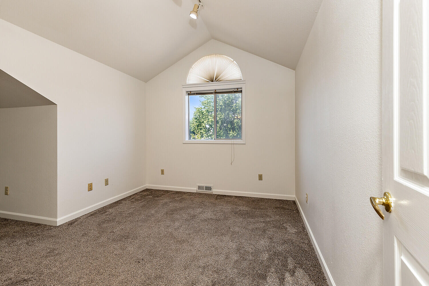 2376 Stonebrook Drive
