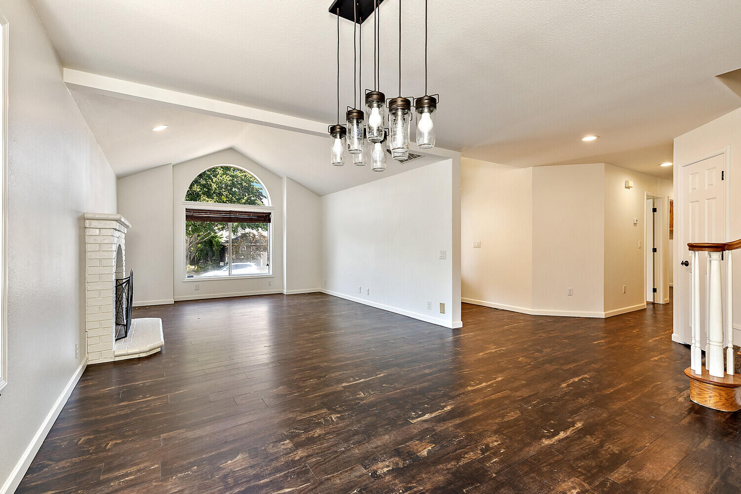 2376 Stonebrook Drive