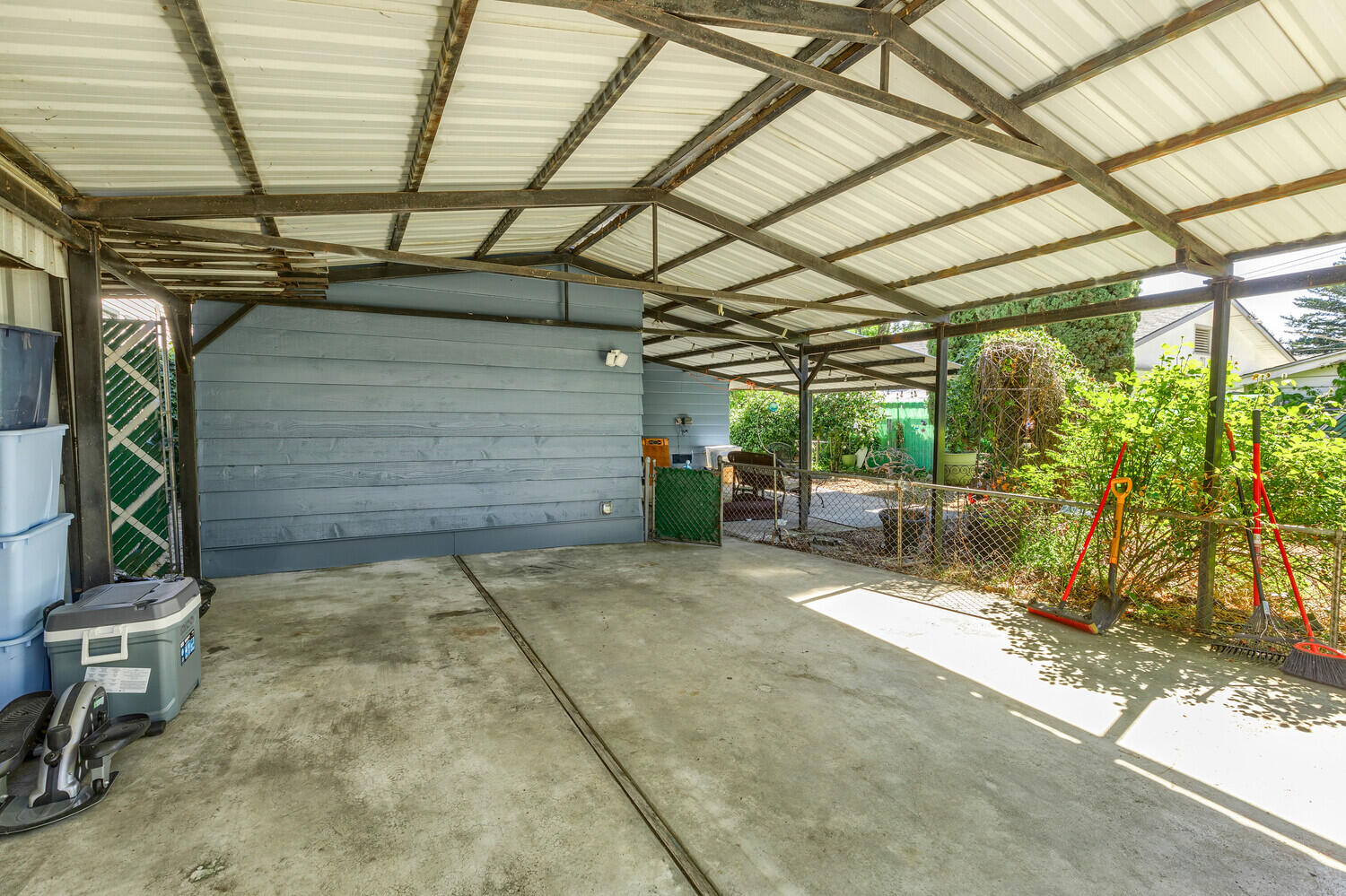 1411 E Main Street