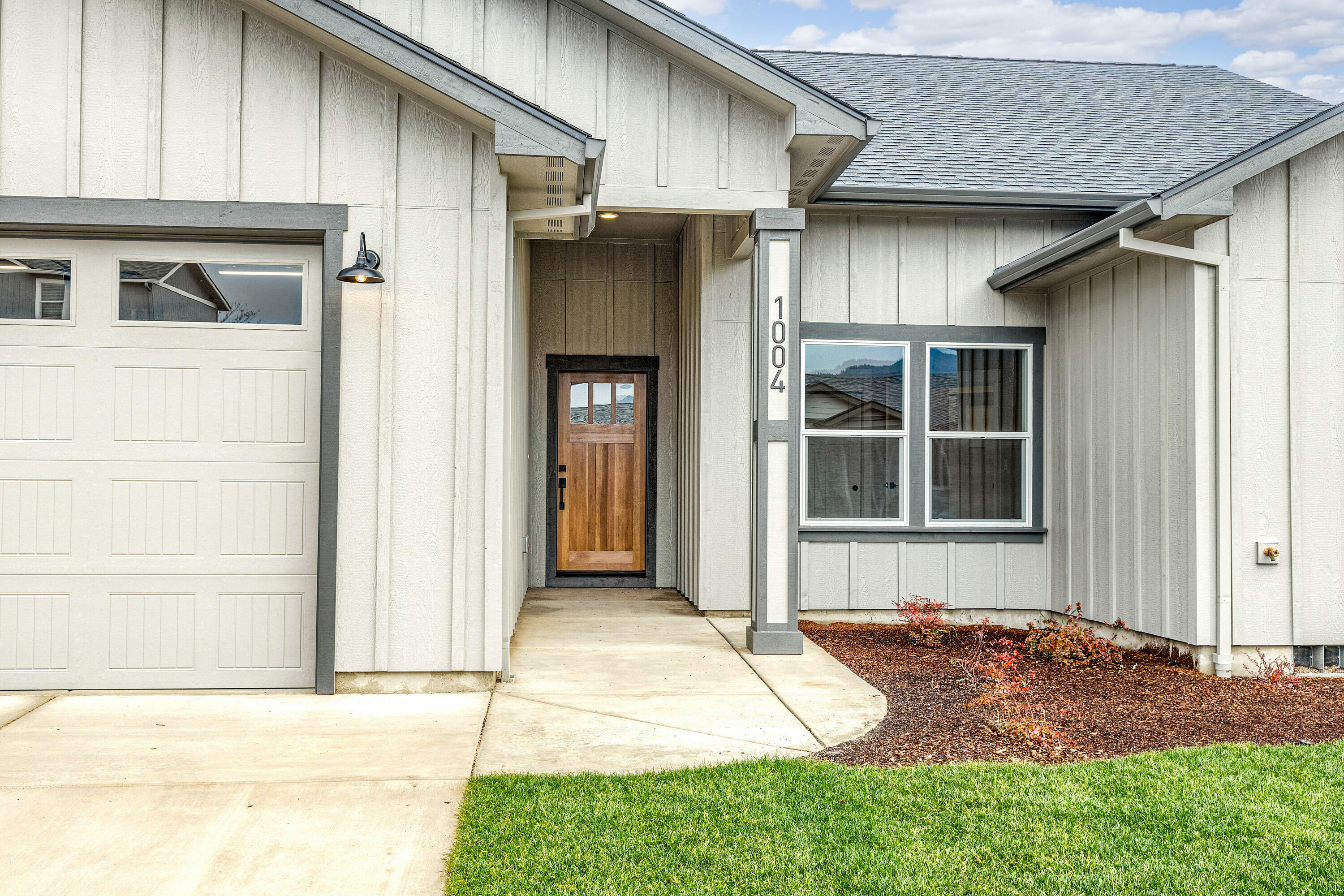 1004 Arana Drive