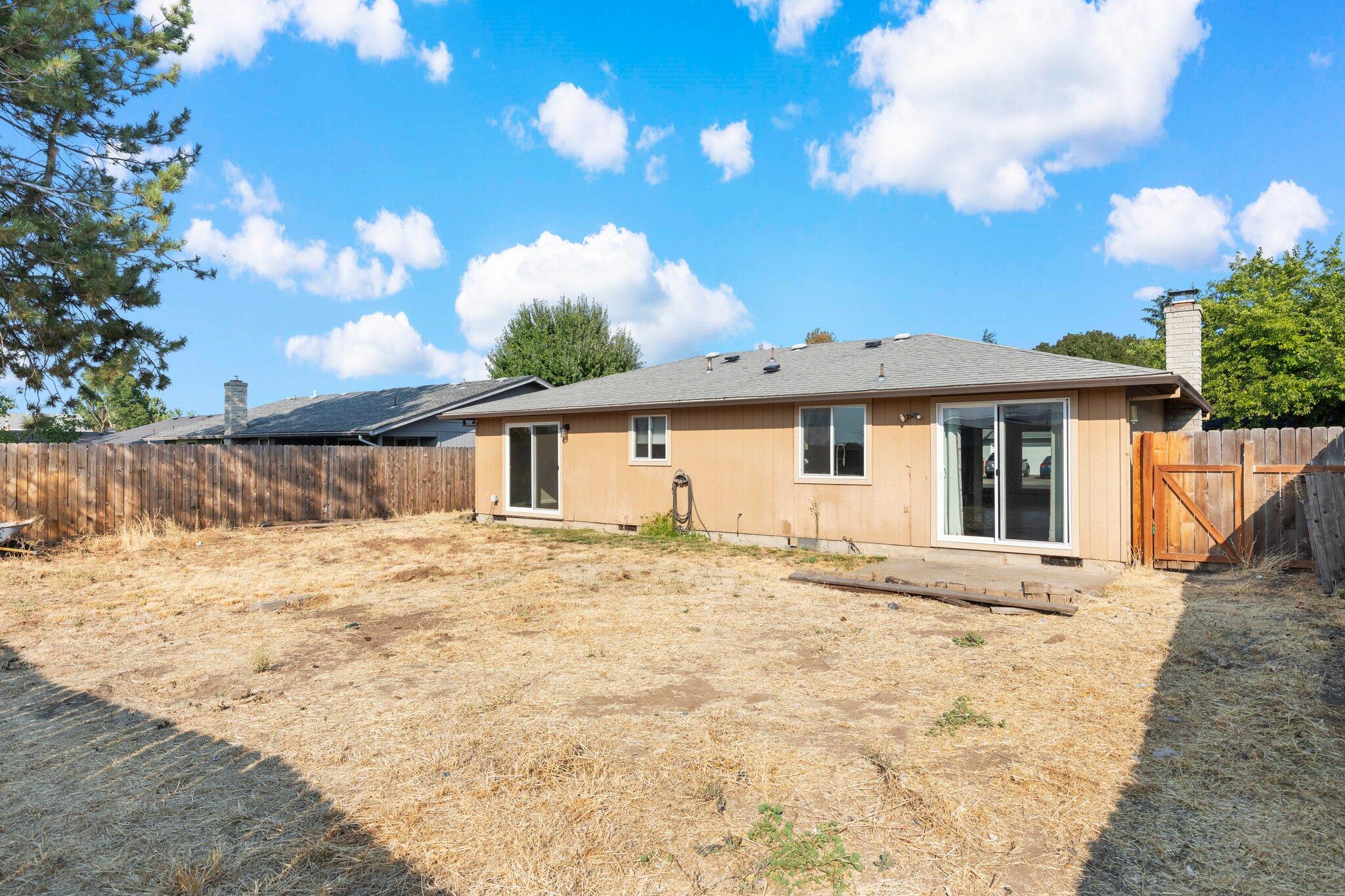 2621 Paloma Avenue